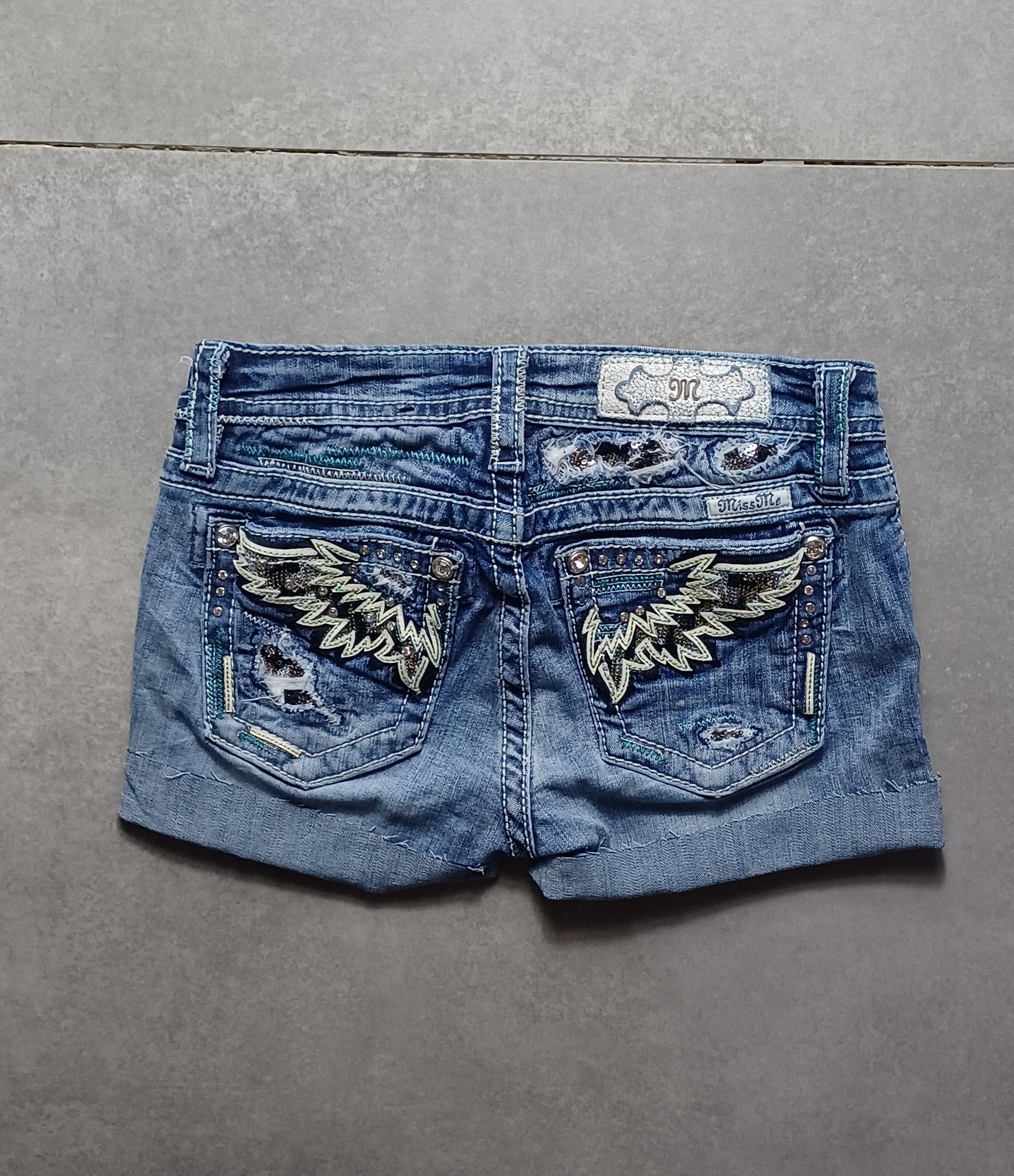 Niebieskie low rise szorty jeansowe Miss Me