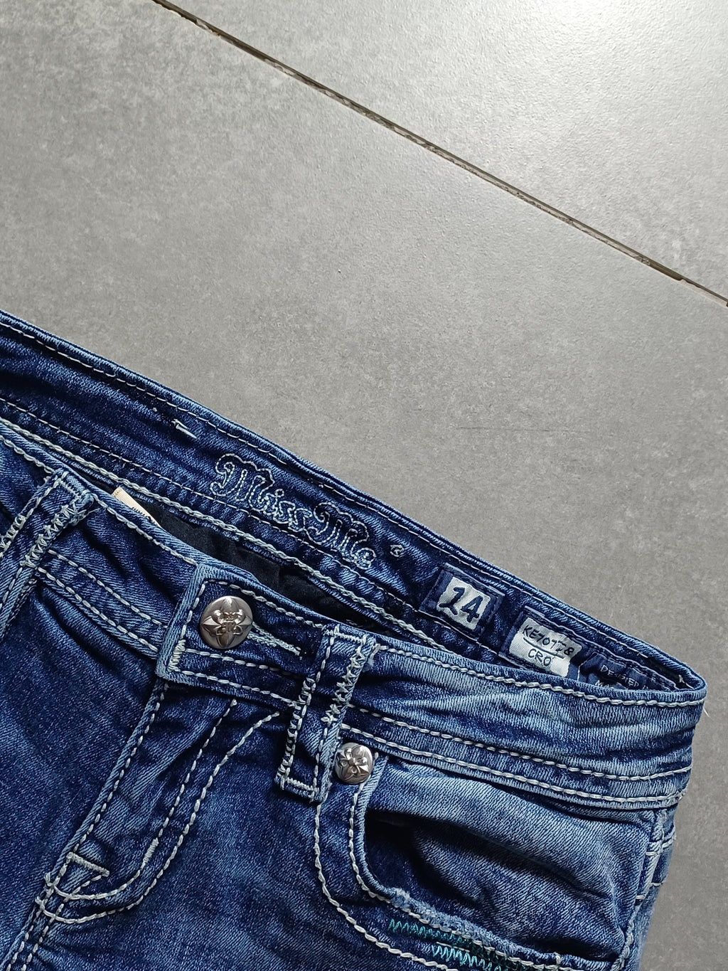 Niebieskie low rise szorty jeansowe Miss Me