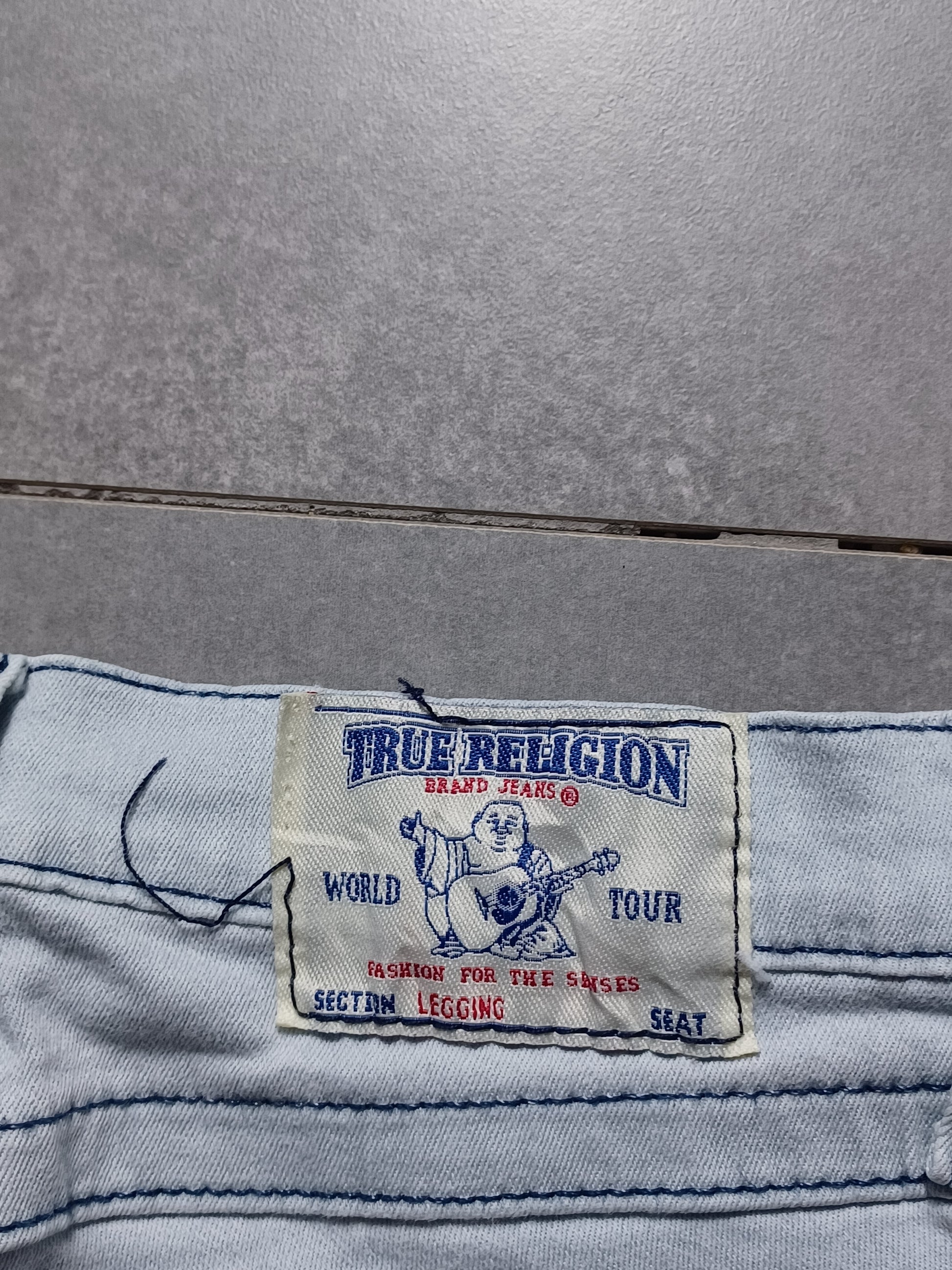 Jasnoniebieskie low rise szorty True Religion