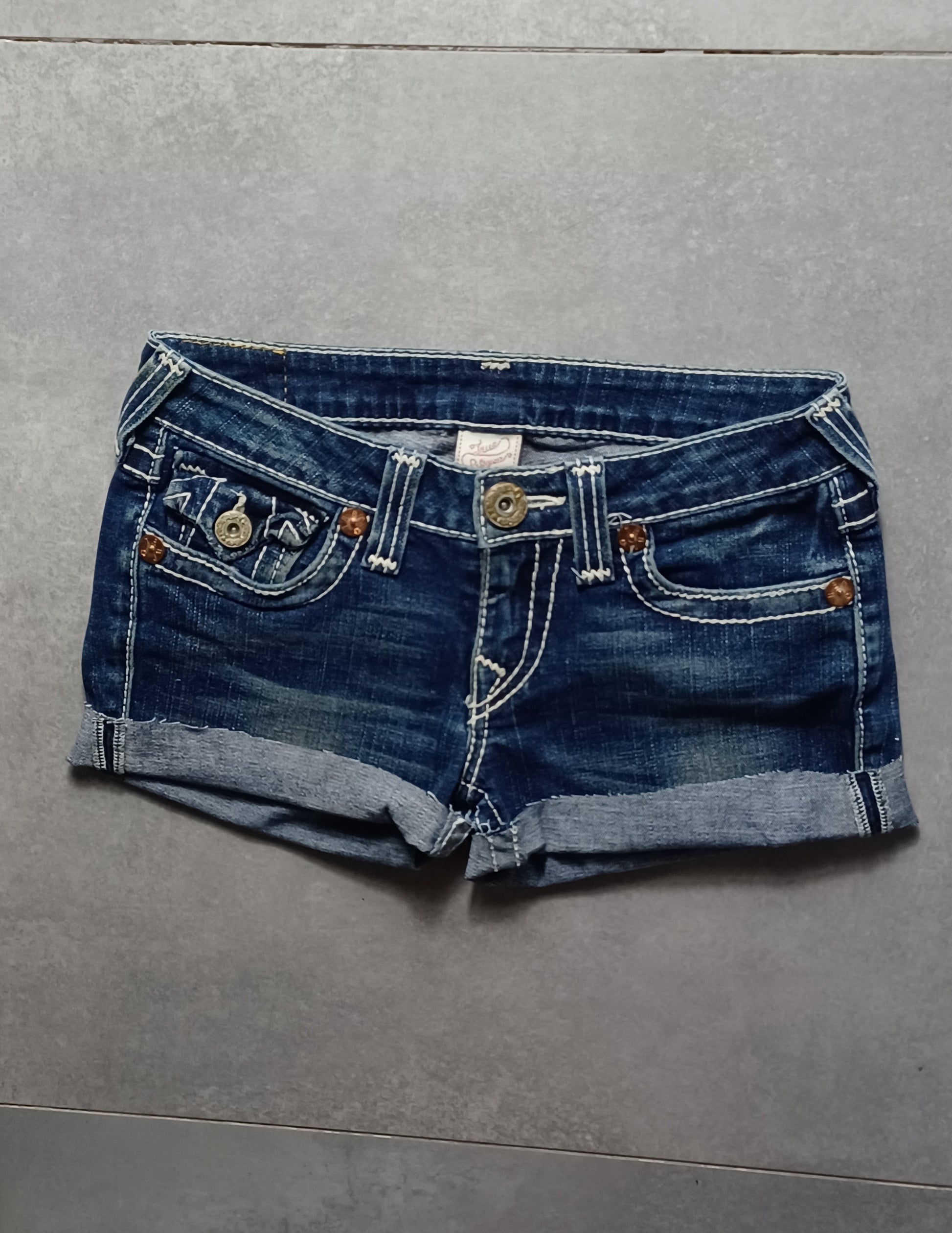Granatowe low rise szorty True Religion