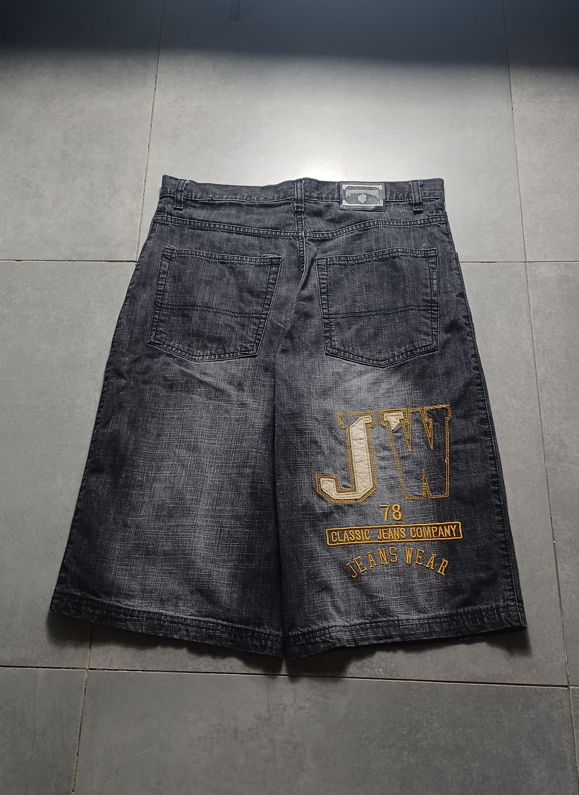 Czarne Baggy Jortsy Rocawear