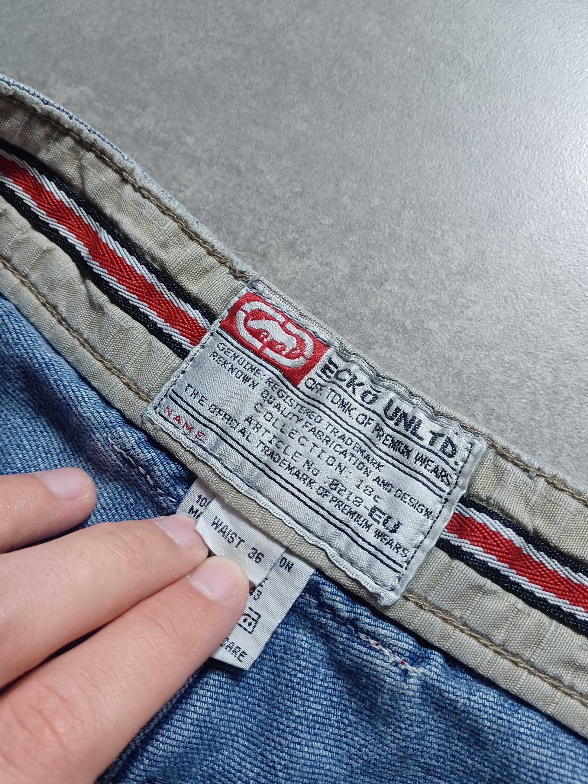 Jasnoniebieskie baggy jortsy Ecko.Untld