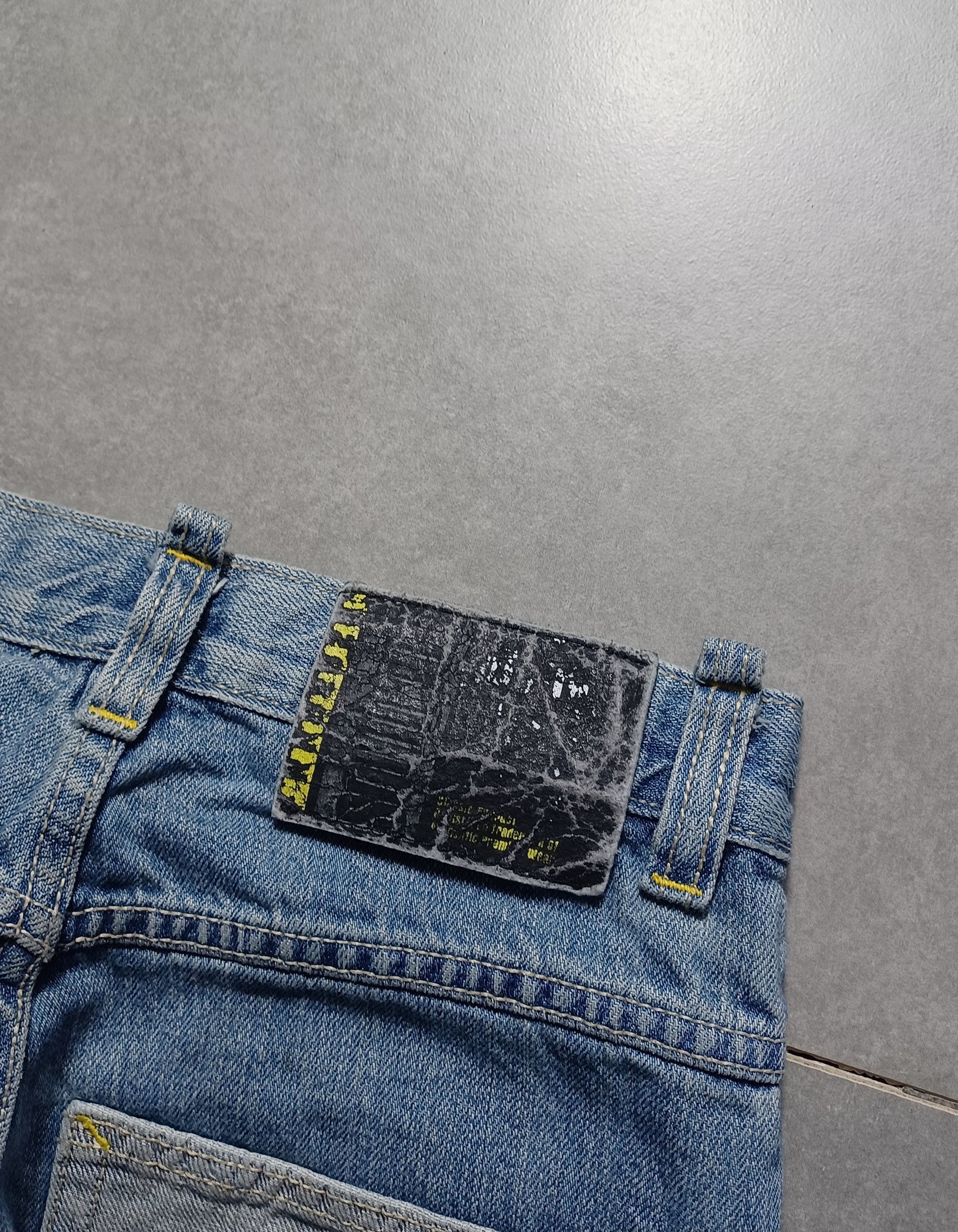 Jasnoniebieskie jortsy Southpole