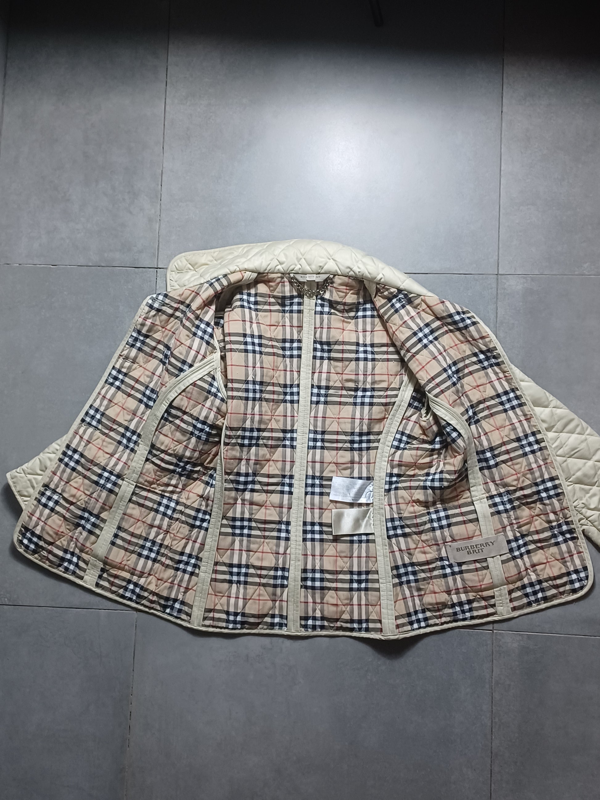 Beżowa lekka kurtka Burberry Brit