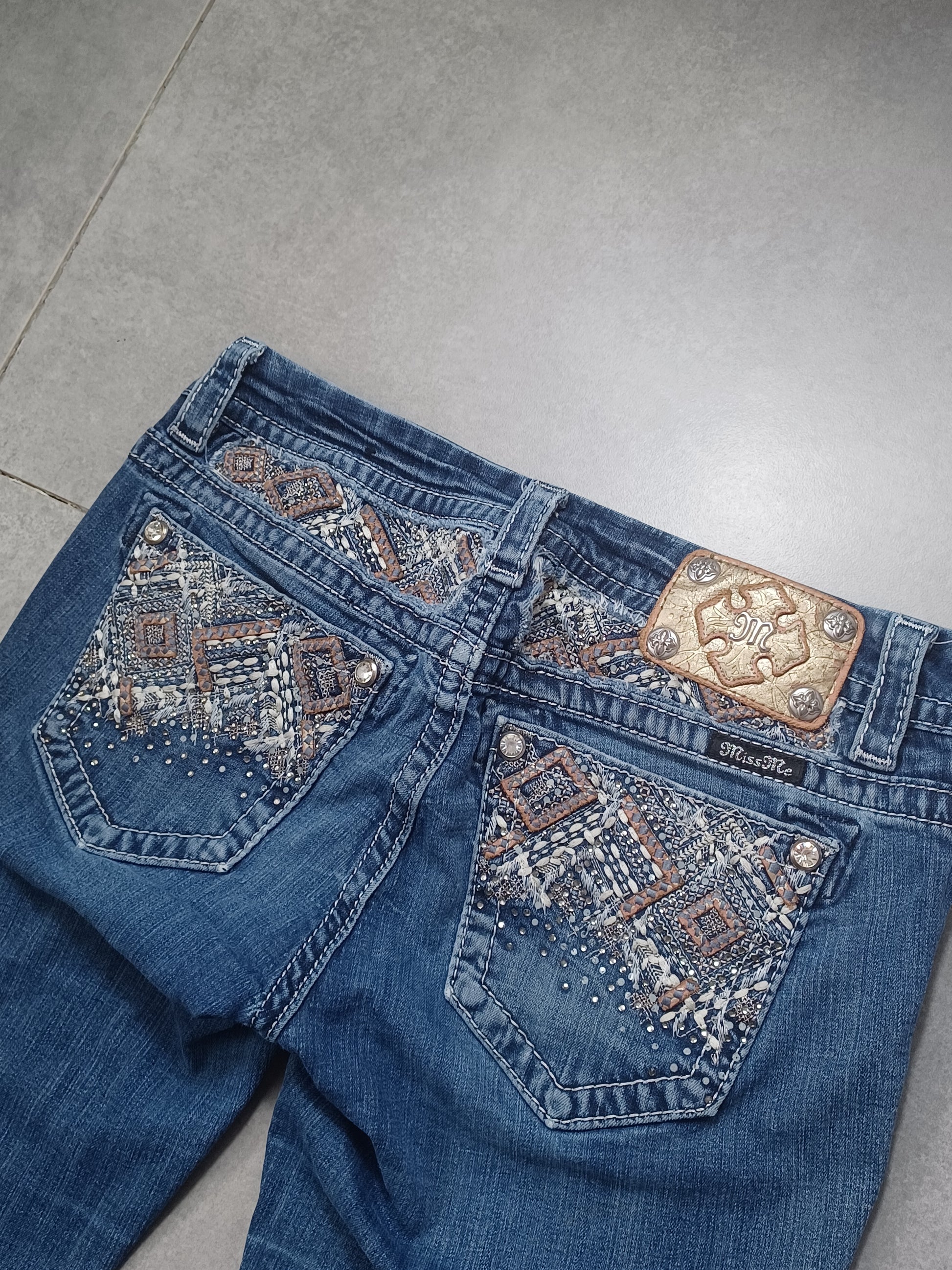 Niebieskie low rise Bootcut jeansy Miss Me
