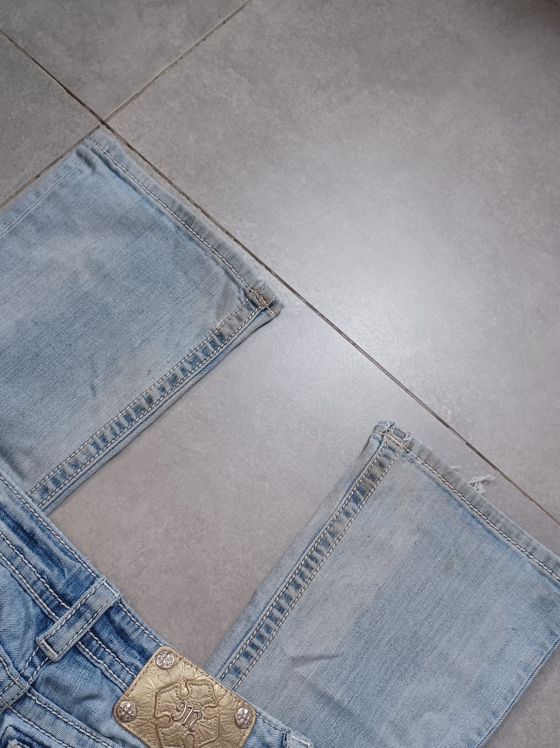 Jasnoniebieskie bootcut jeans Miss Me