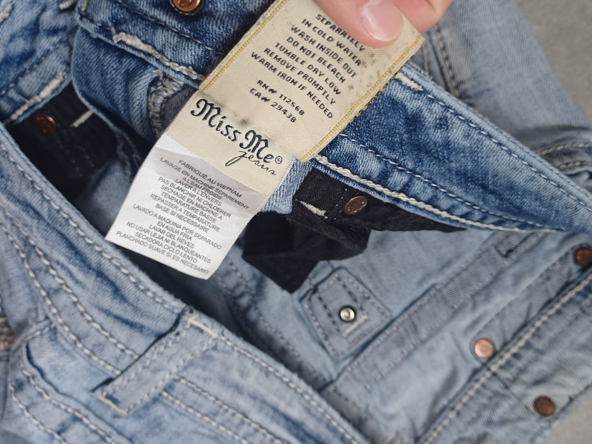Jasnoniebieskie bootcut jeans Miss Me