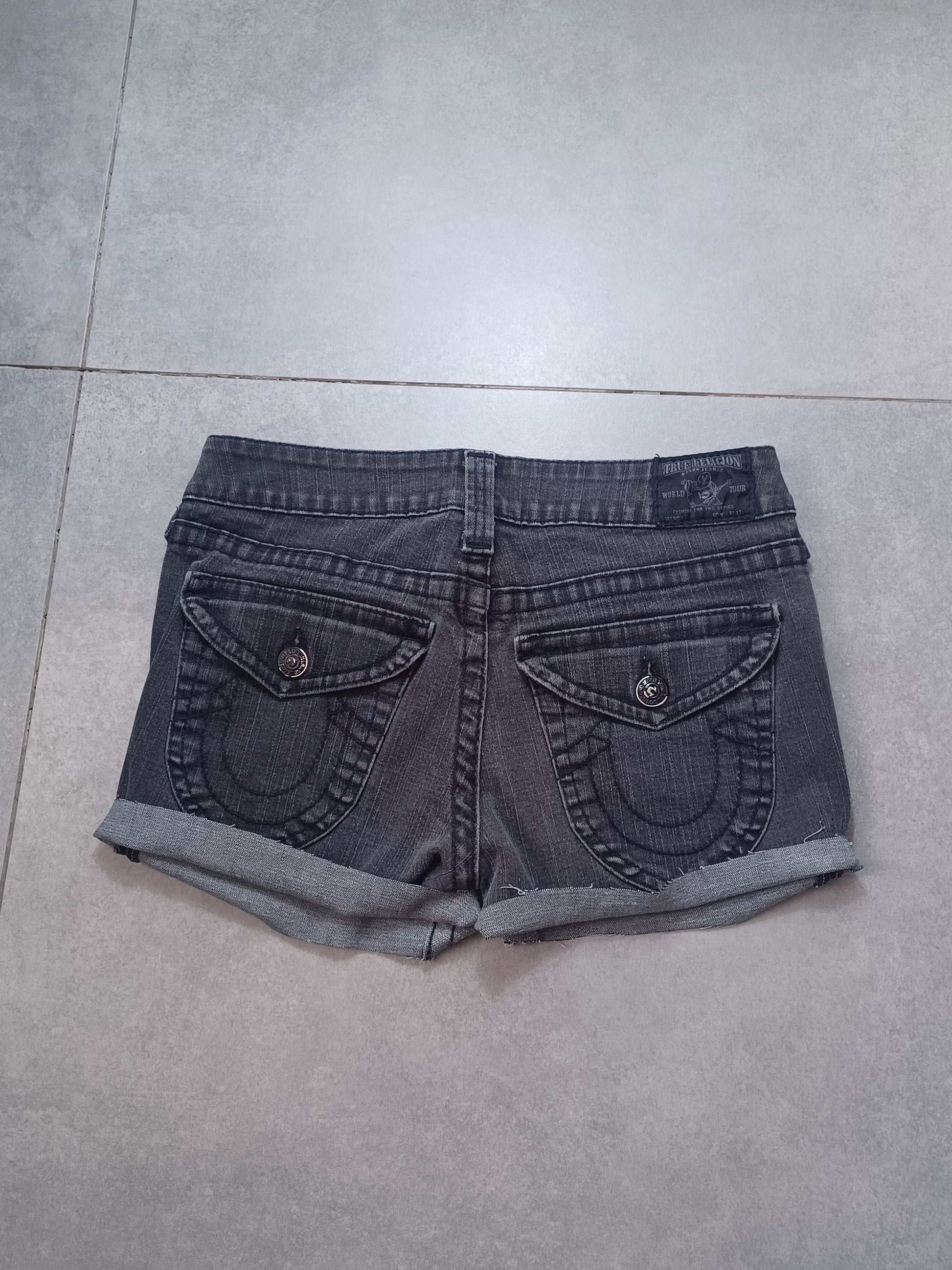 Szare szorty True Religion flapy