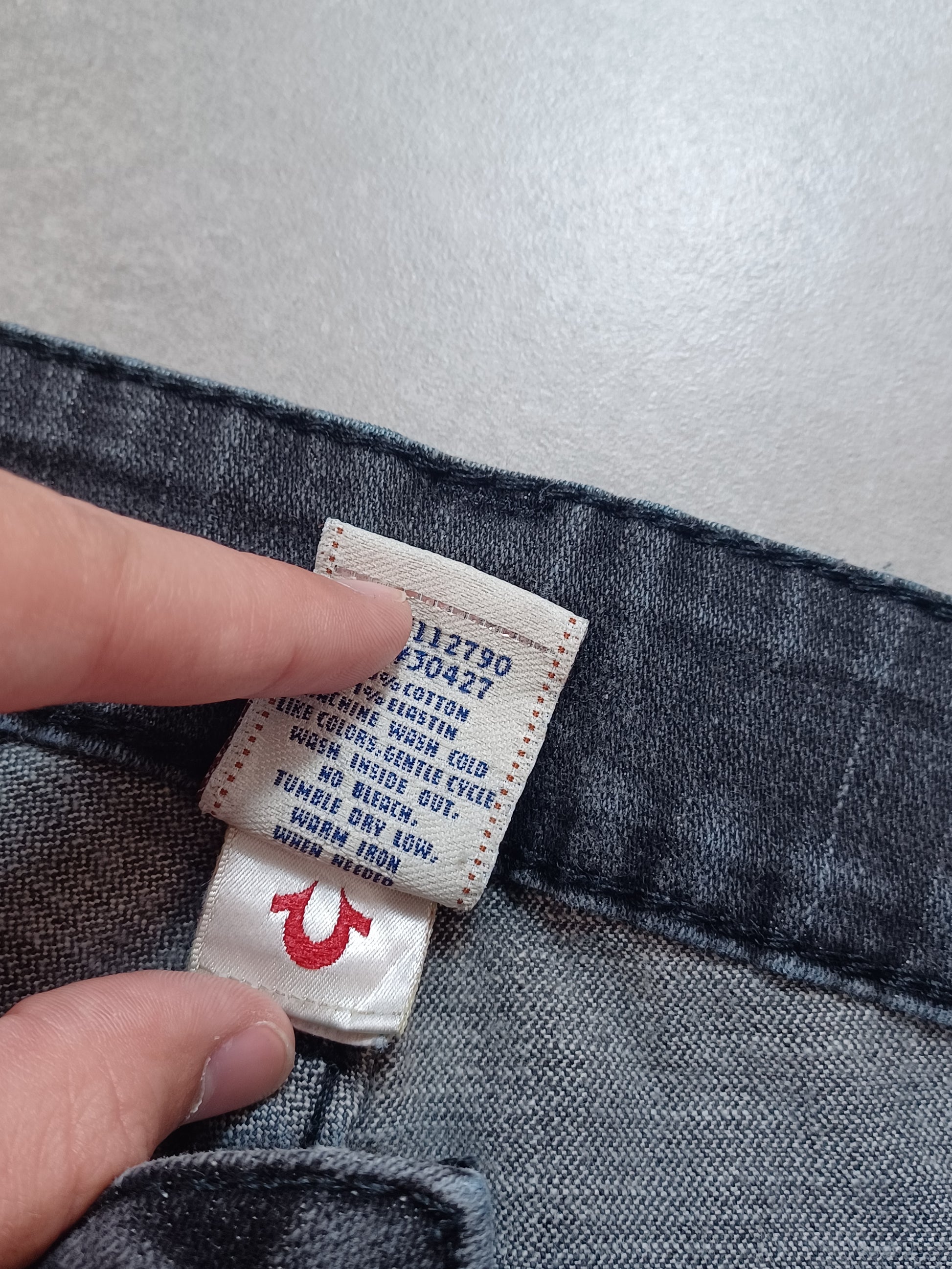 Szare szorty True Religion flapy