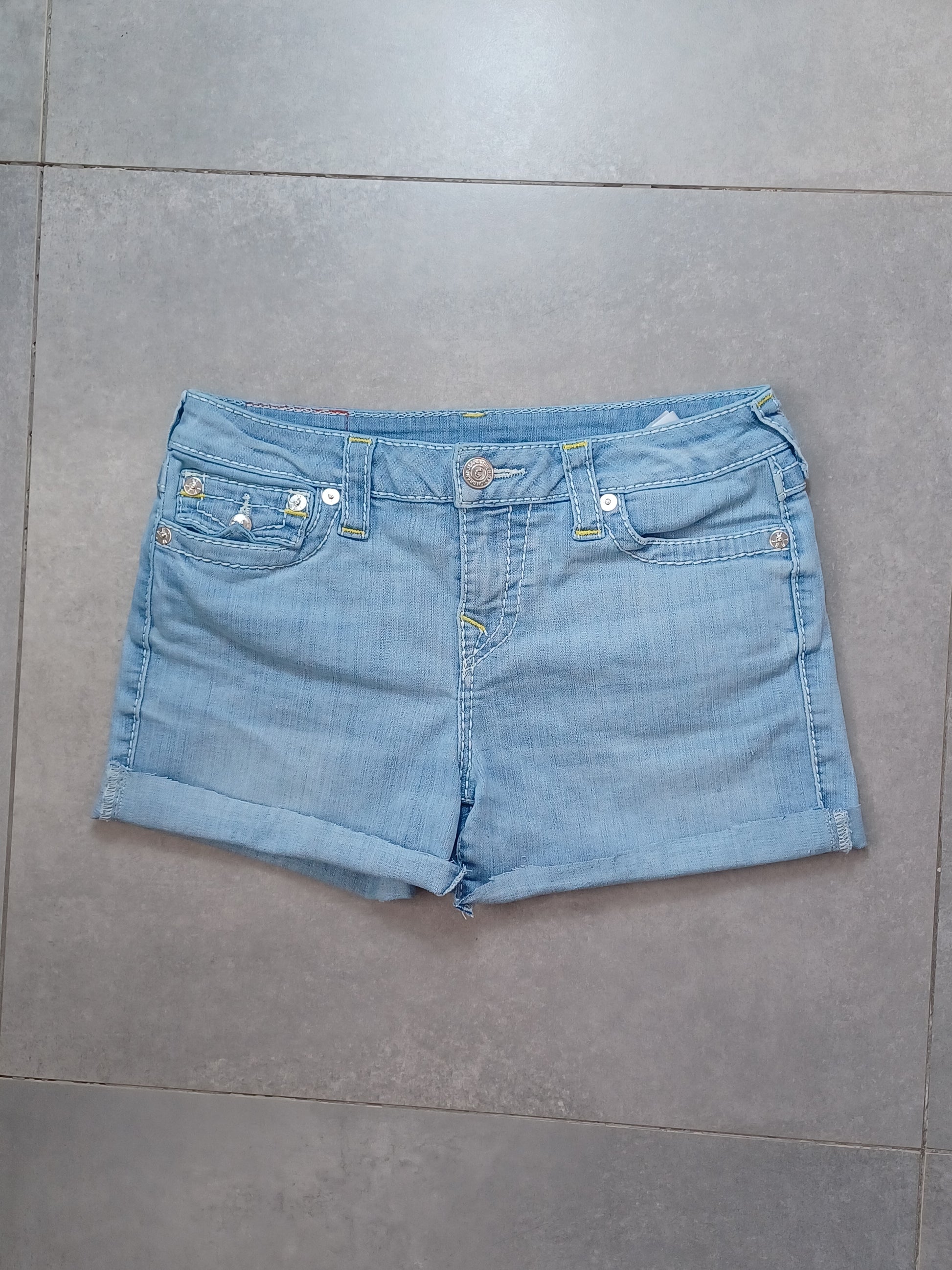 Jasnoniebieskie szorty jeansowe True Religion