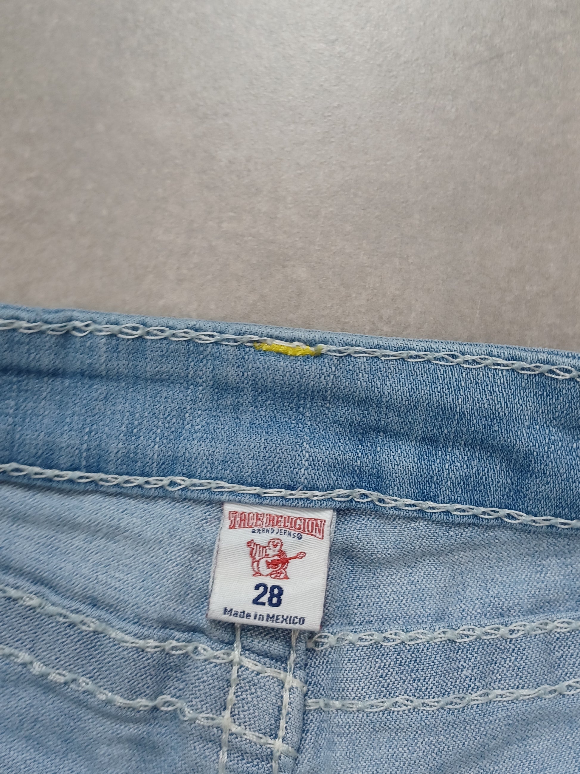 Jasnoniebieskie szorty jeansowe True Religion