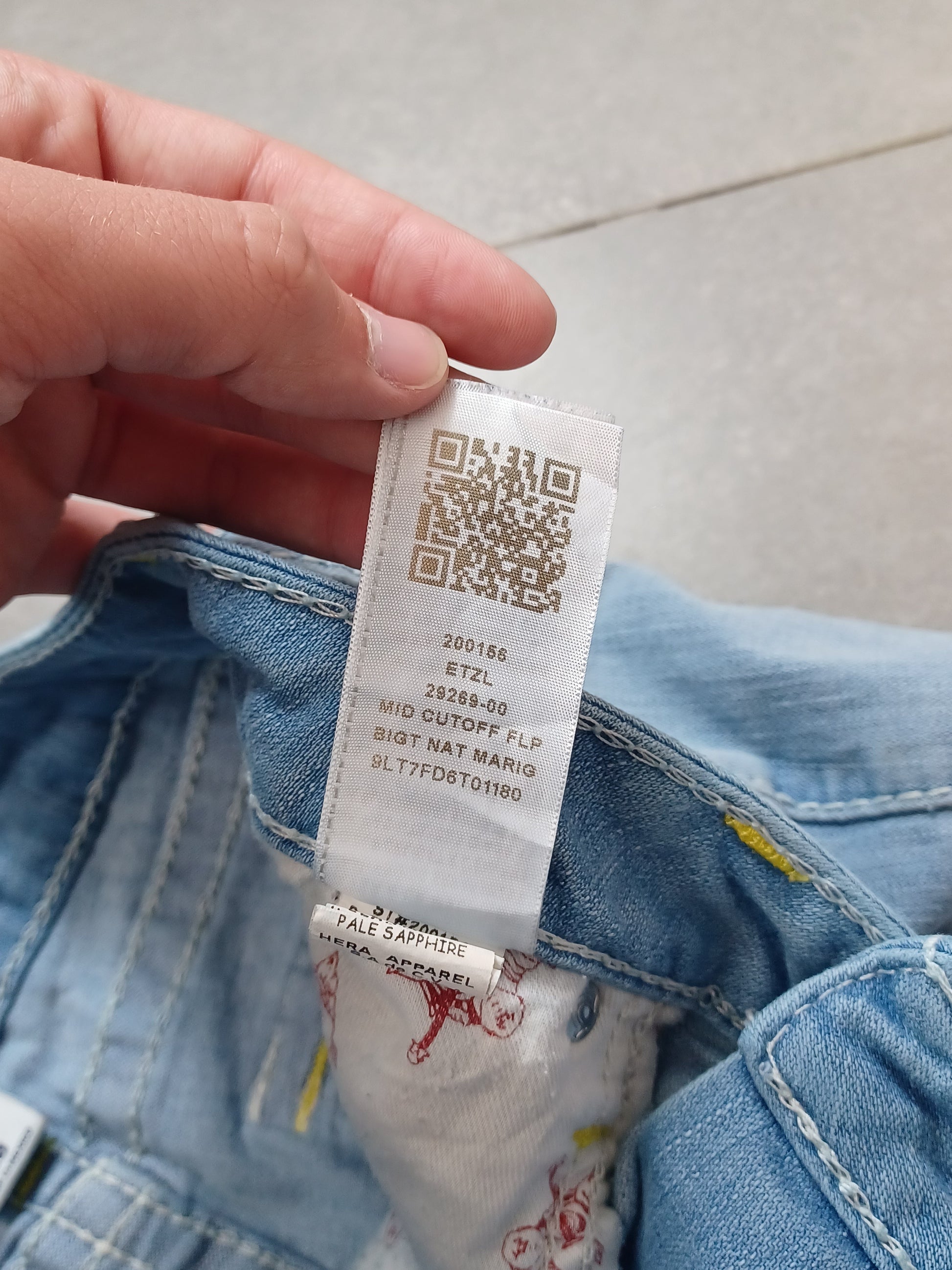 Jasnoniebieskie szorty jeansowe True Religion
