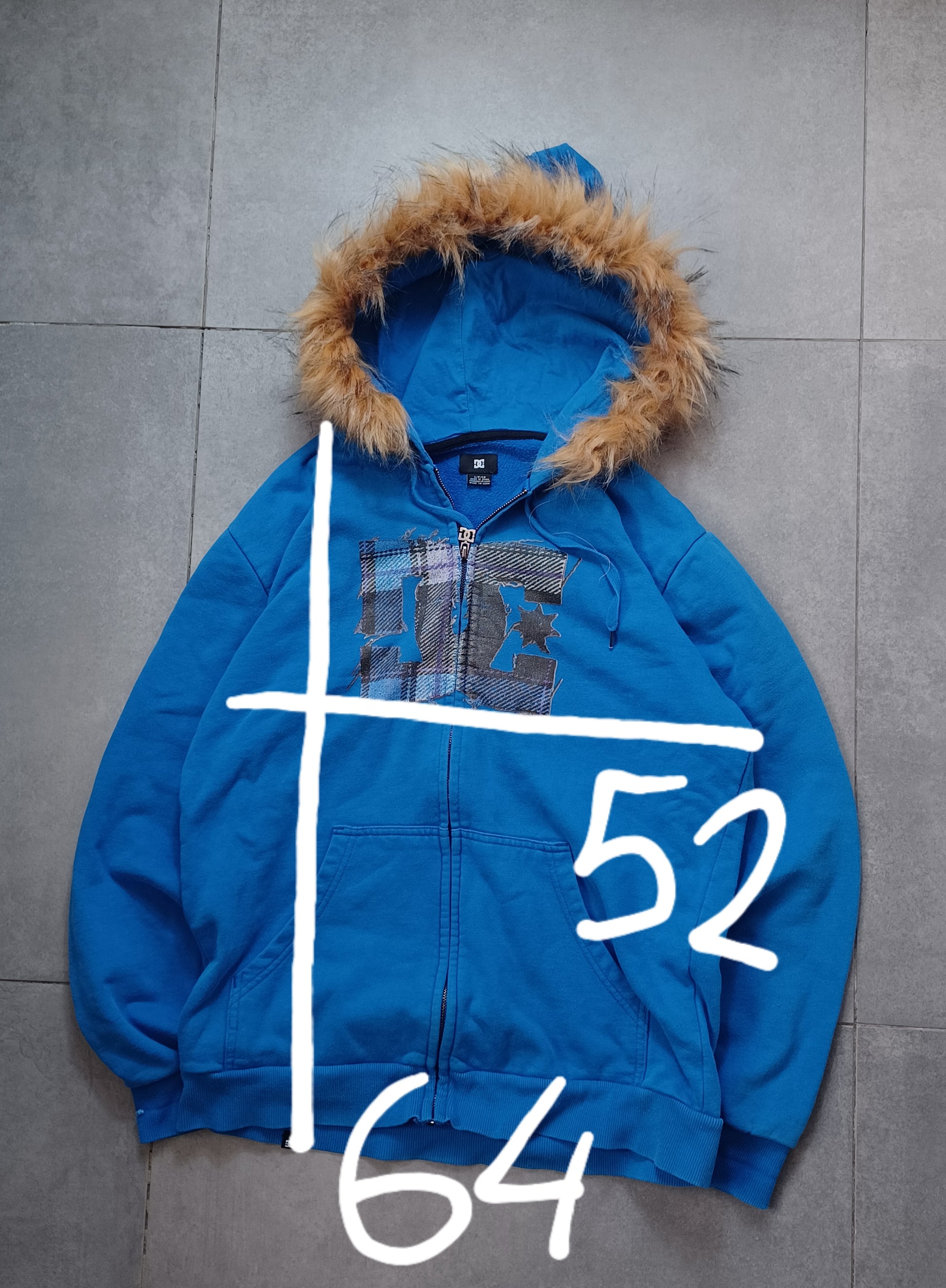 Niebieska bluza rozpinana DC z futerkiem