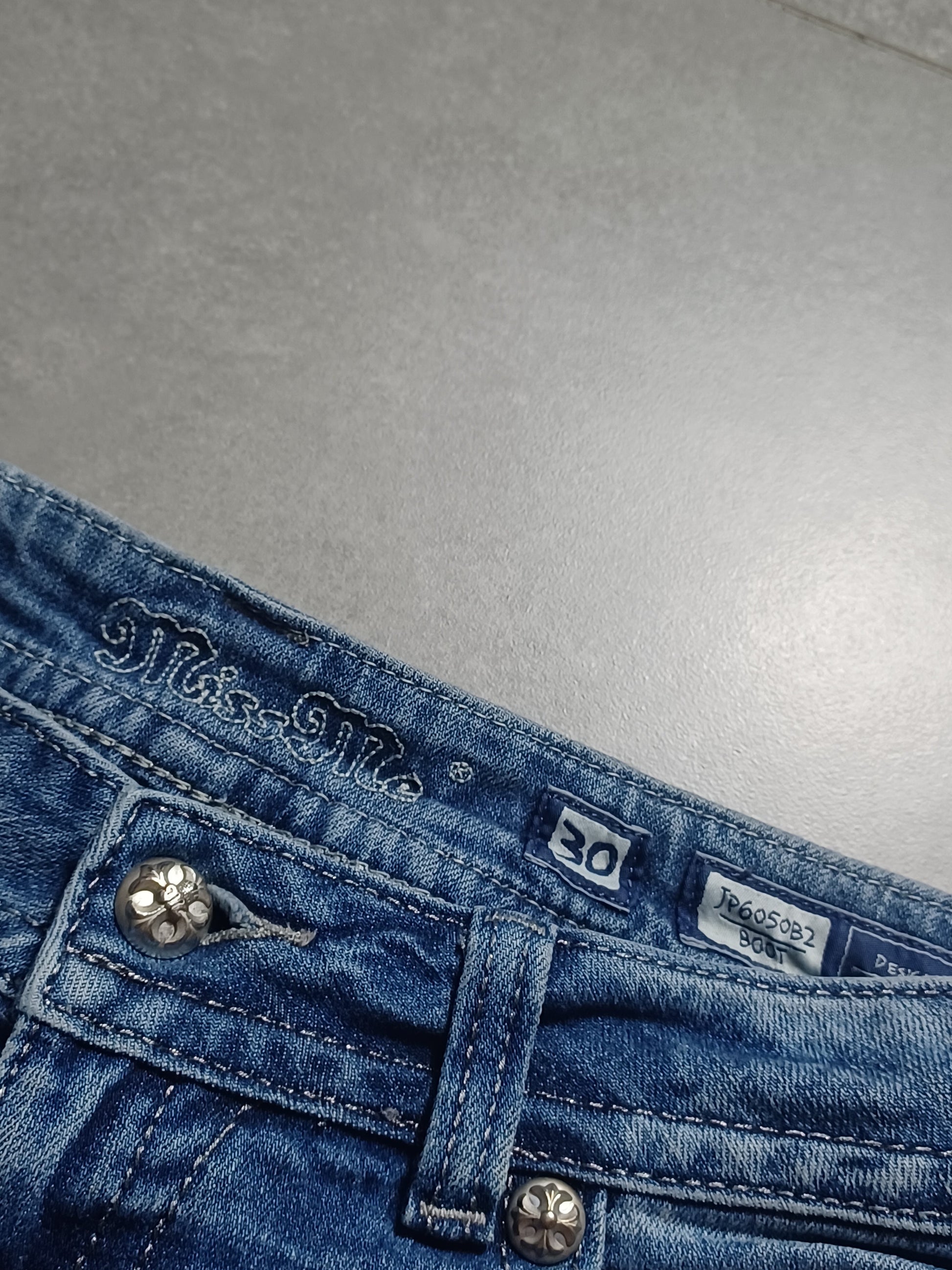 Niebieskie low rise szorty jeansowe Miss Me