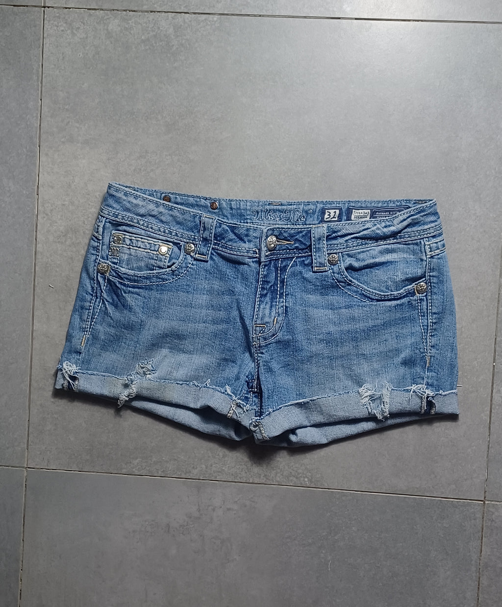 Niebieskie low rise szorty jeansowe Miss Me