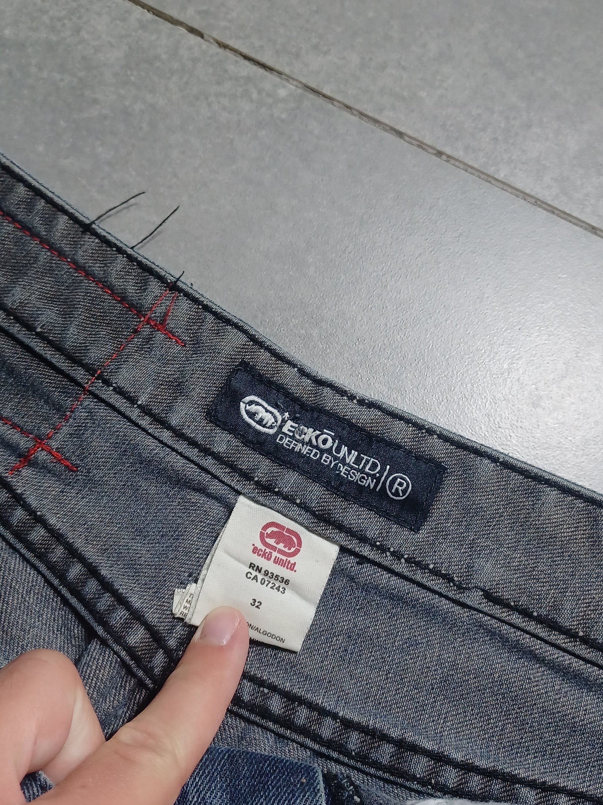 Szare Jortsy Ecko.Untld