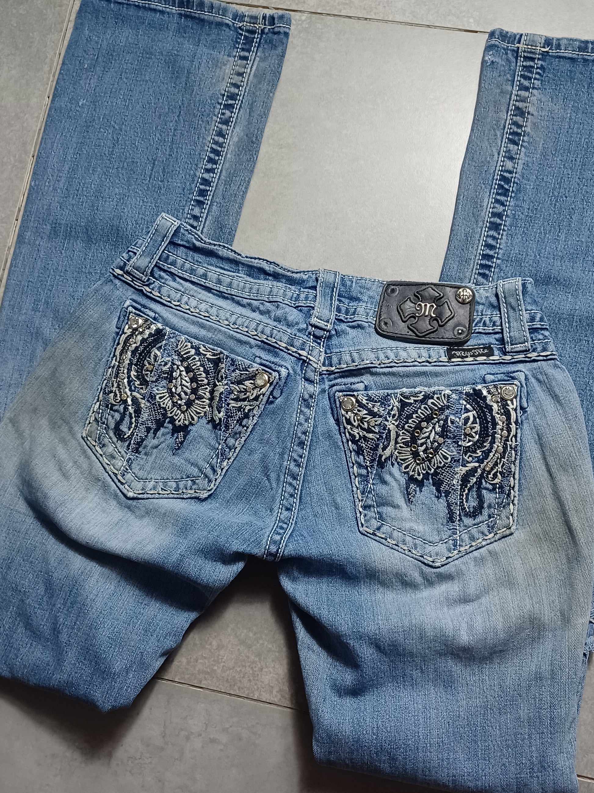 Niebieskie jeansy Miss Me