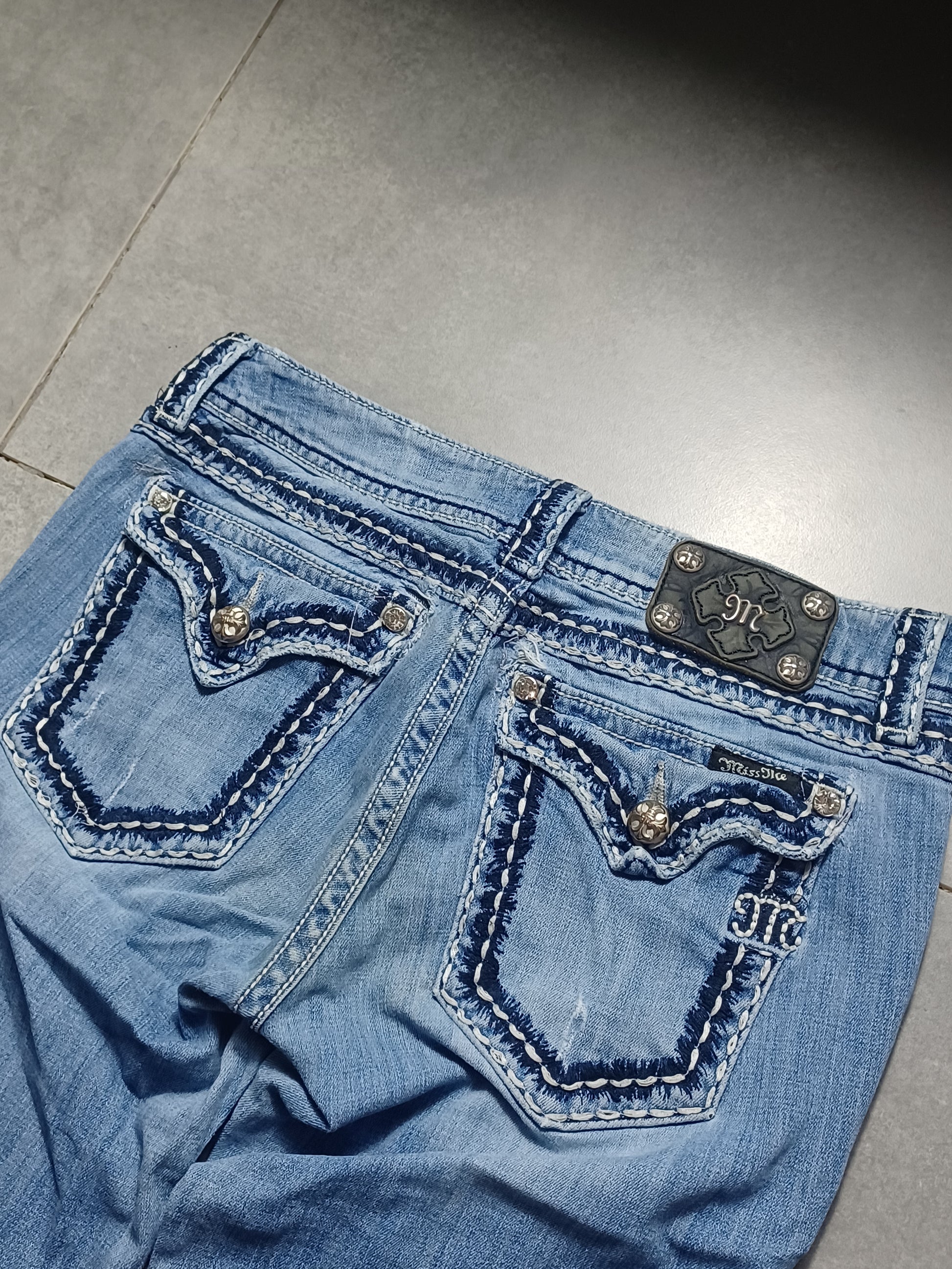 Niebieskie low rise Flared jeansy Miss Me