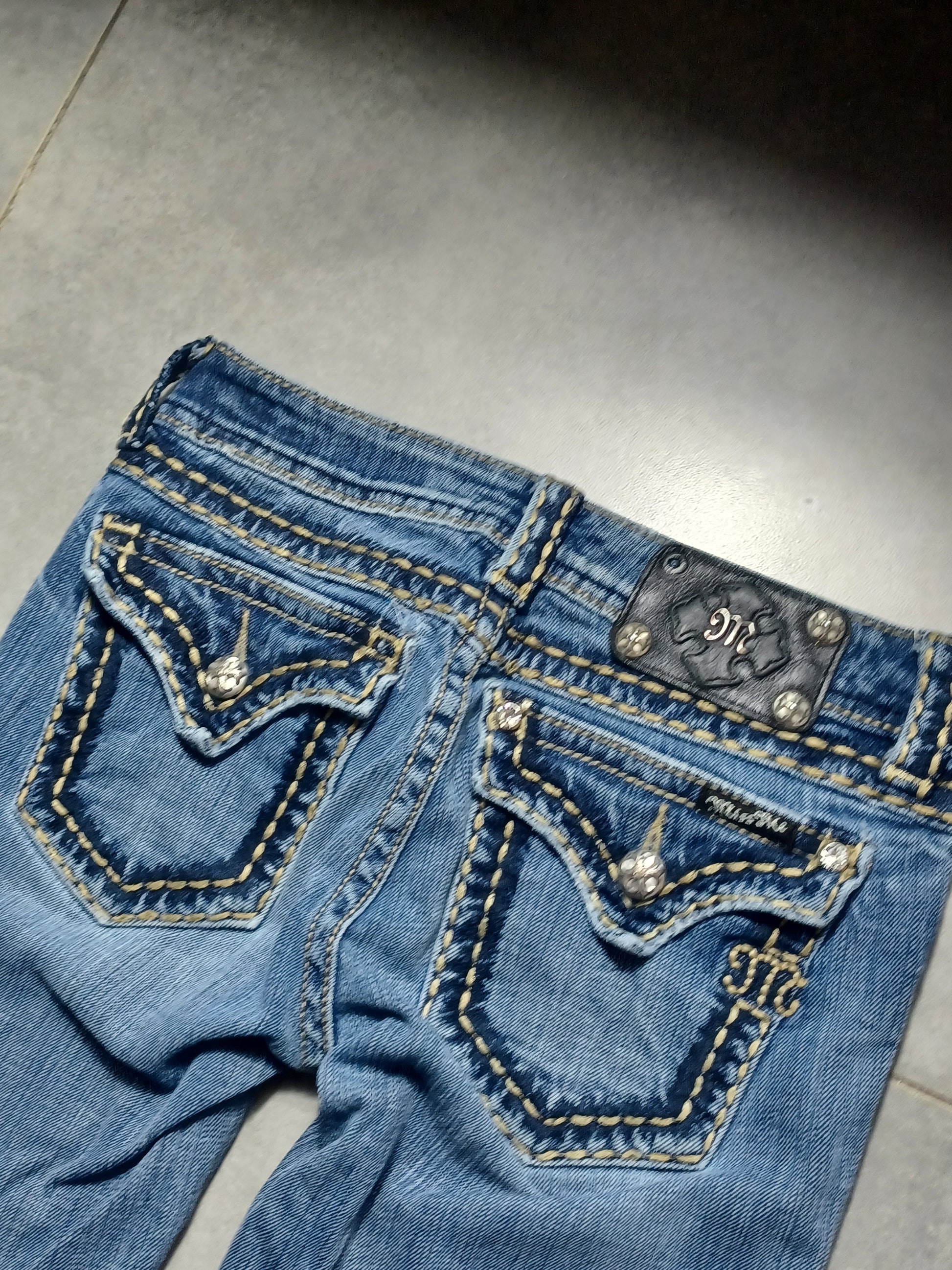 Niebieskie low rise Flared jeansy Miss Me
