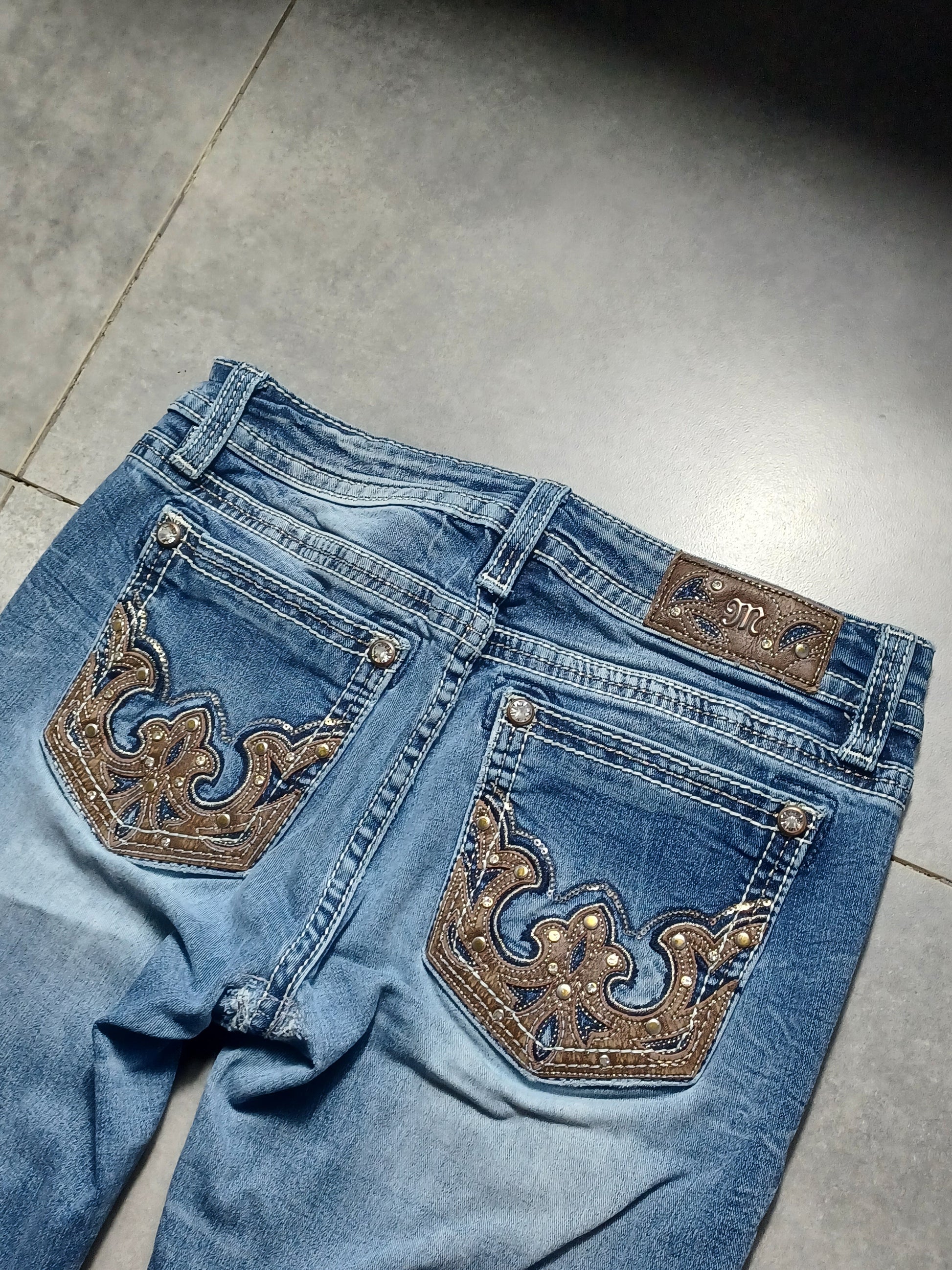 Niebieskie low rise Flared jeansy Miss Me