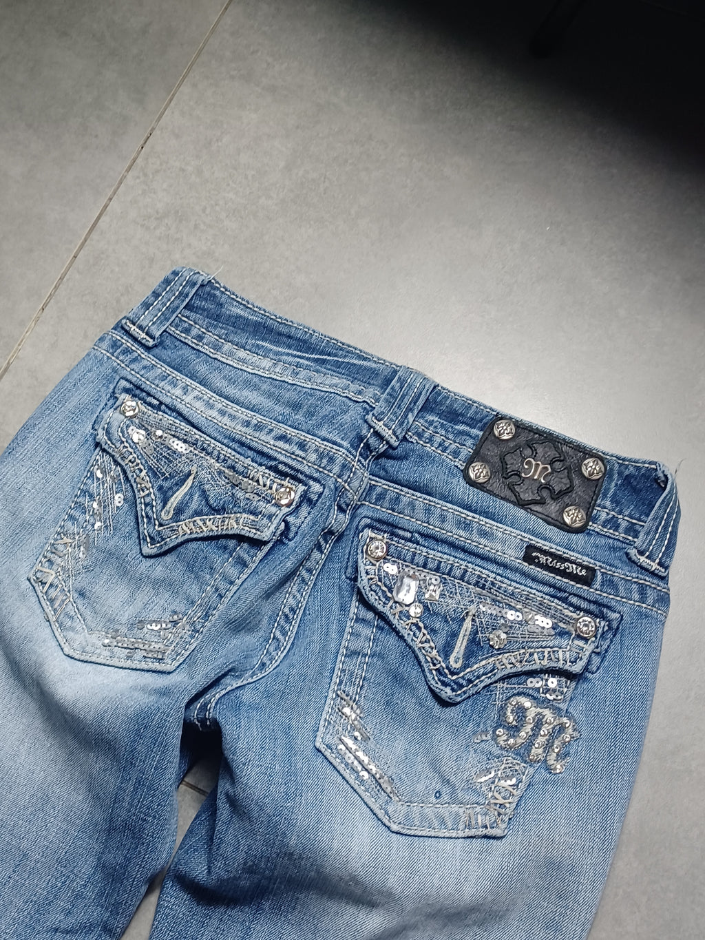 Jasnoniebieskie low rise Flared jeansy Miss Me