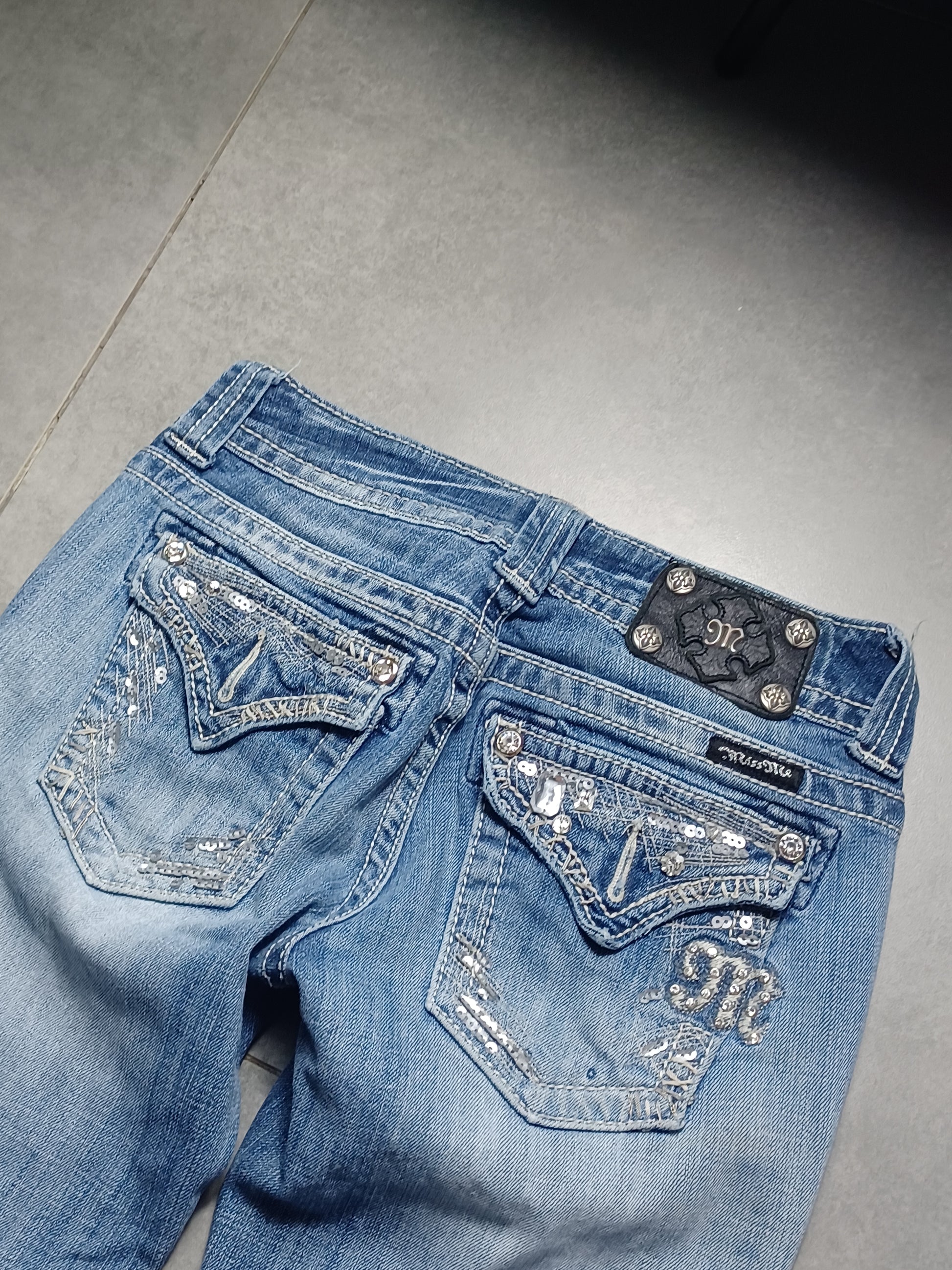 Jasnoniebieskie low rise Flared jeansy Miss Me
