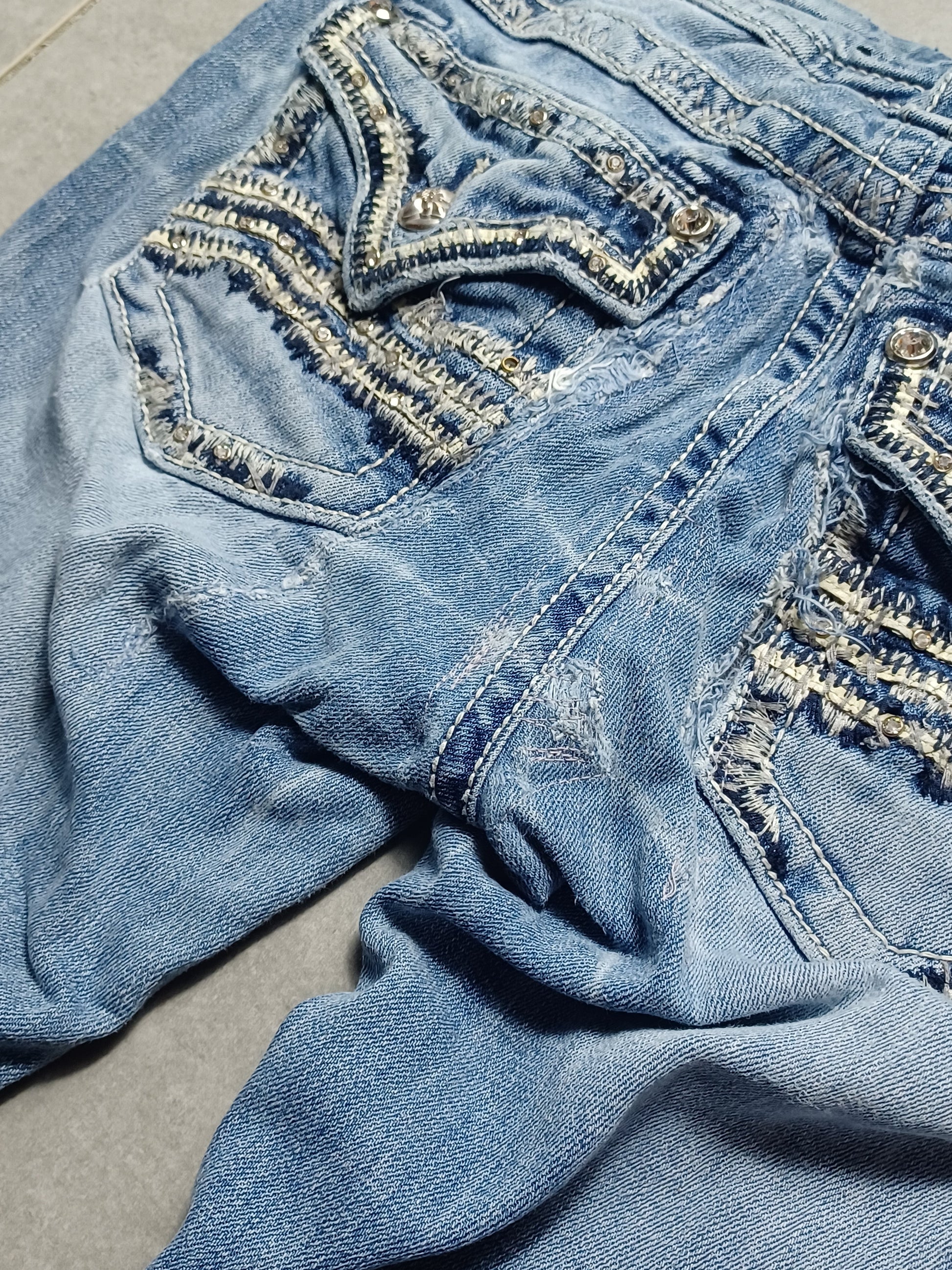 Niebieskie low rise Flared jeansy Miss Me