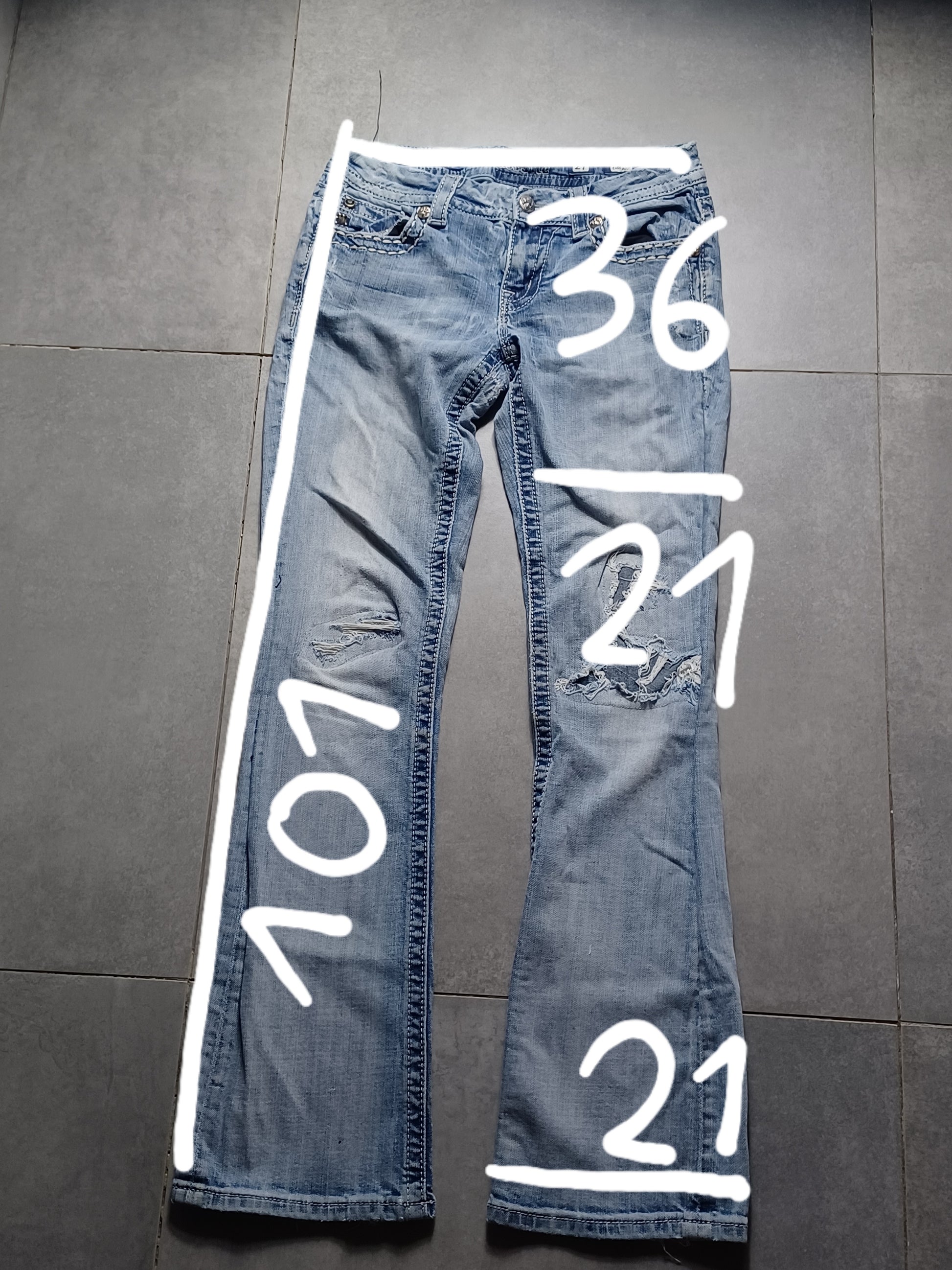 Jasnoniebieskie low rise flared jeansy Miss Me