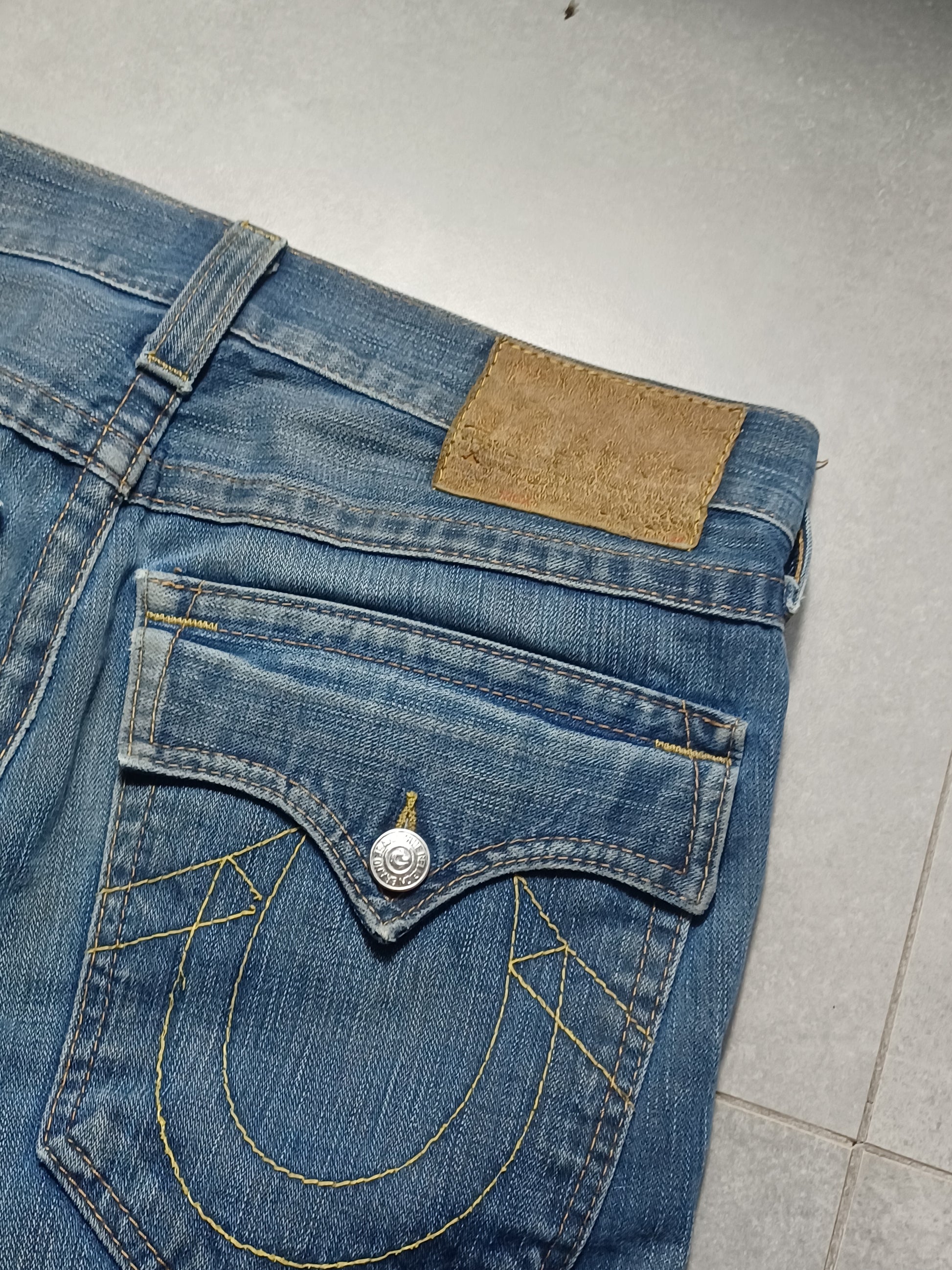Granatowe Straight jeansy True Religion