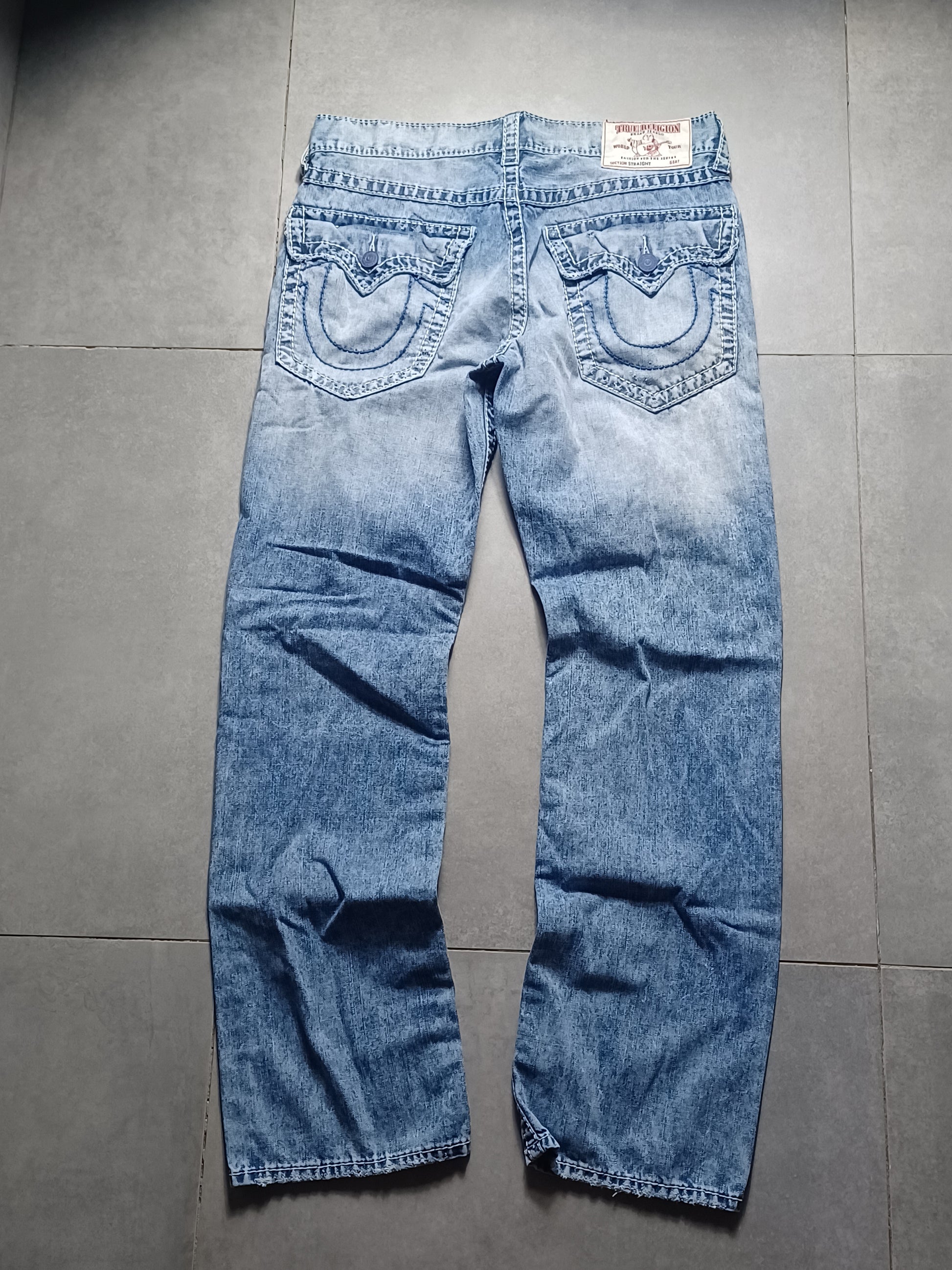 Niebieskie straight jeansy True Religion