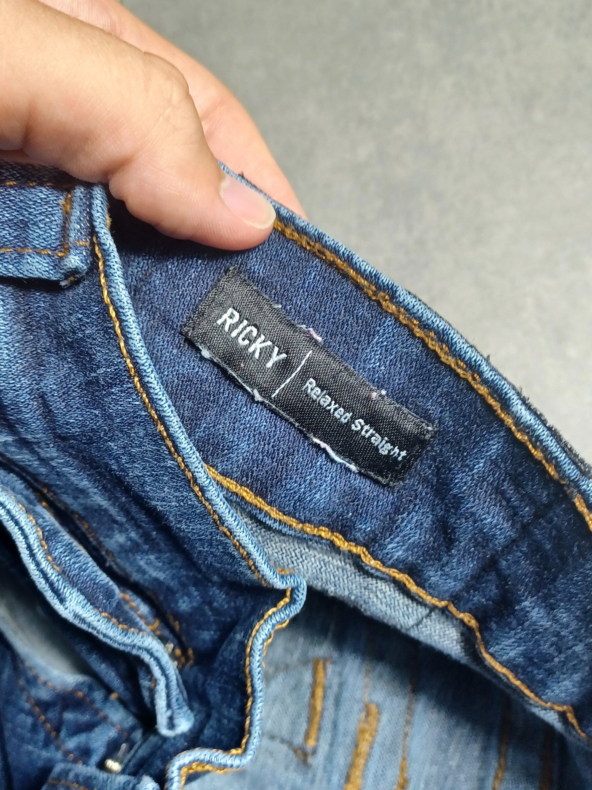 Granatowe straight fit jeansy True Religion