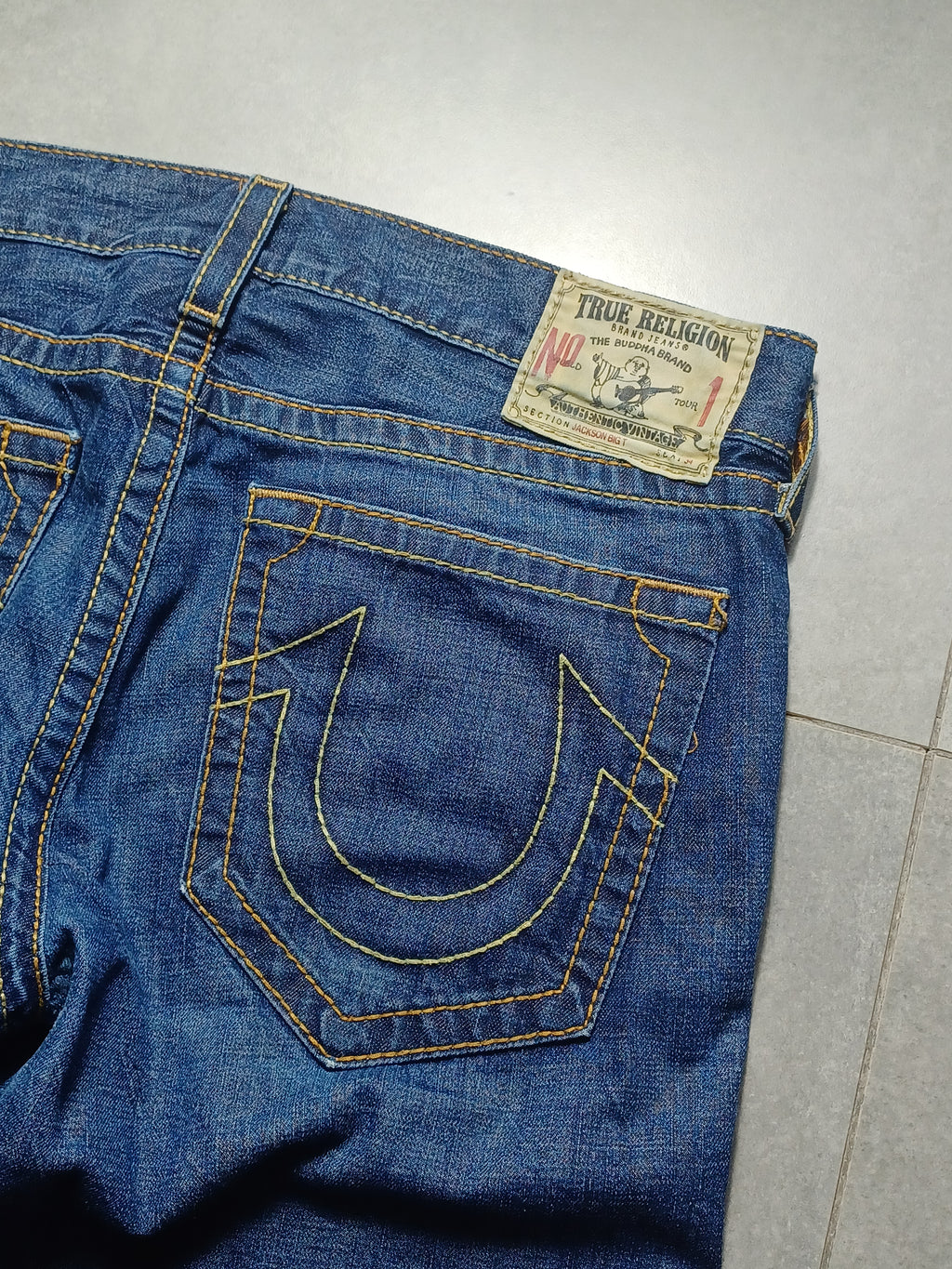 Granatowe straight jeans True Religion