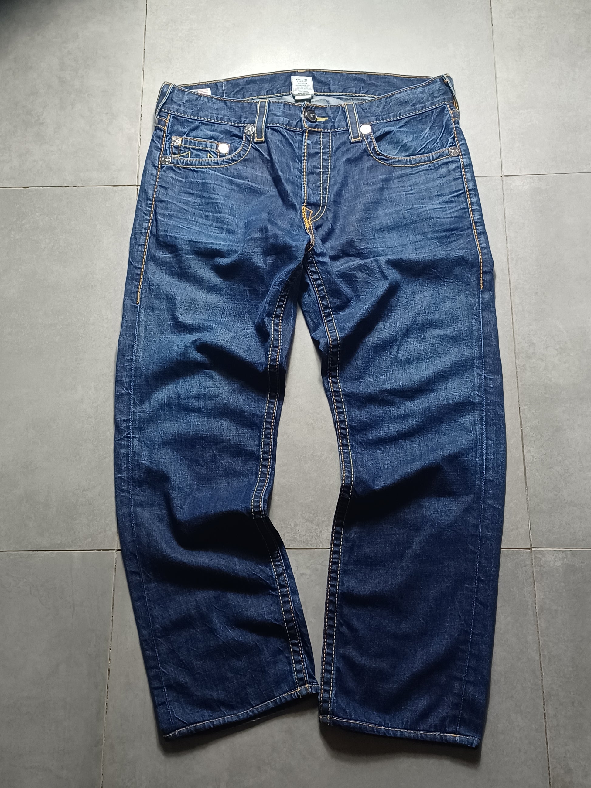 Granatowe straight jeans True Religion
