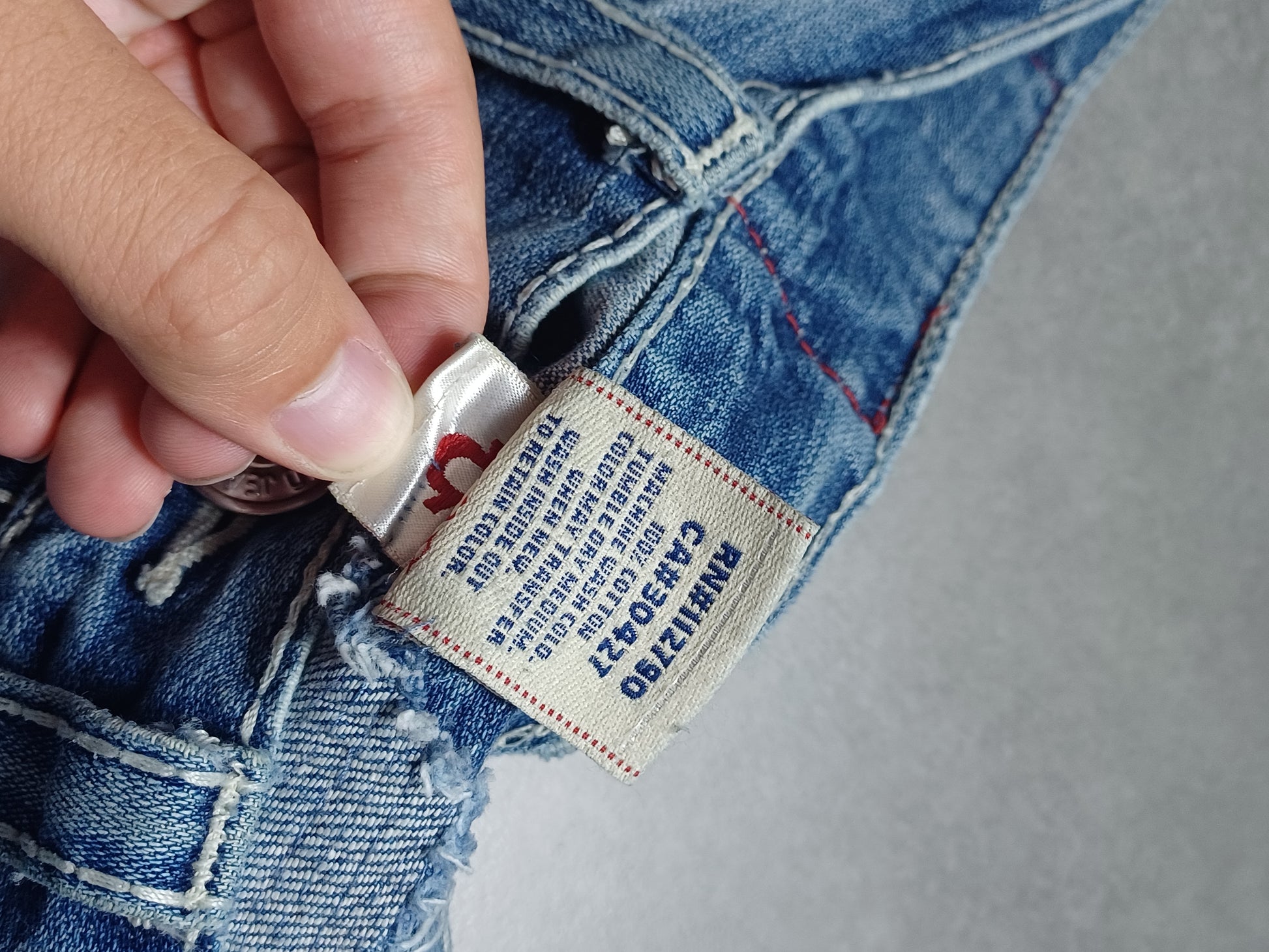 Jasnoniebieskie straight jeans True Religion