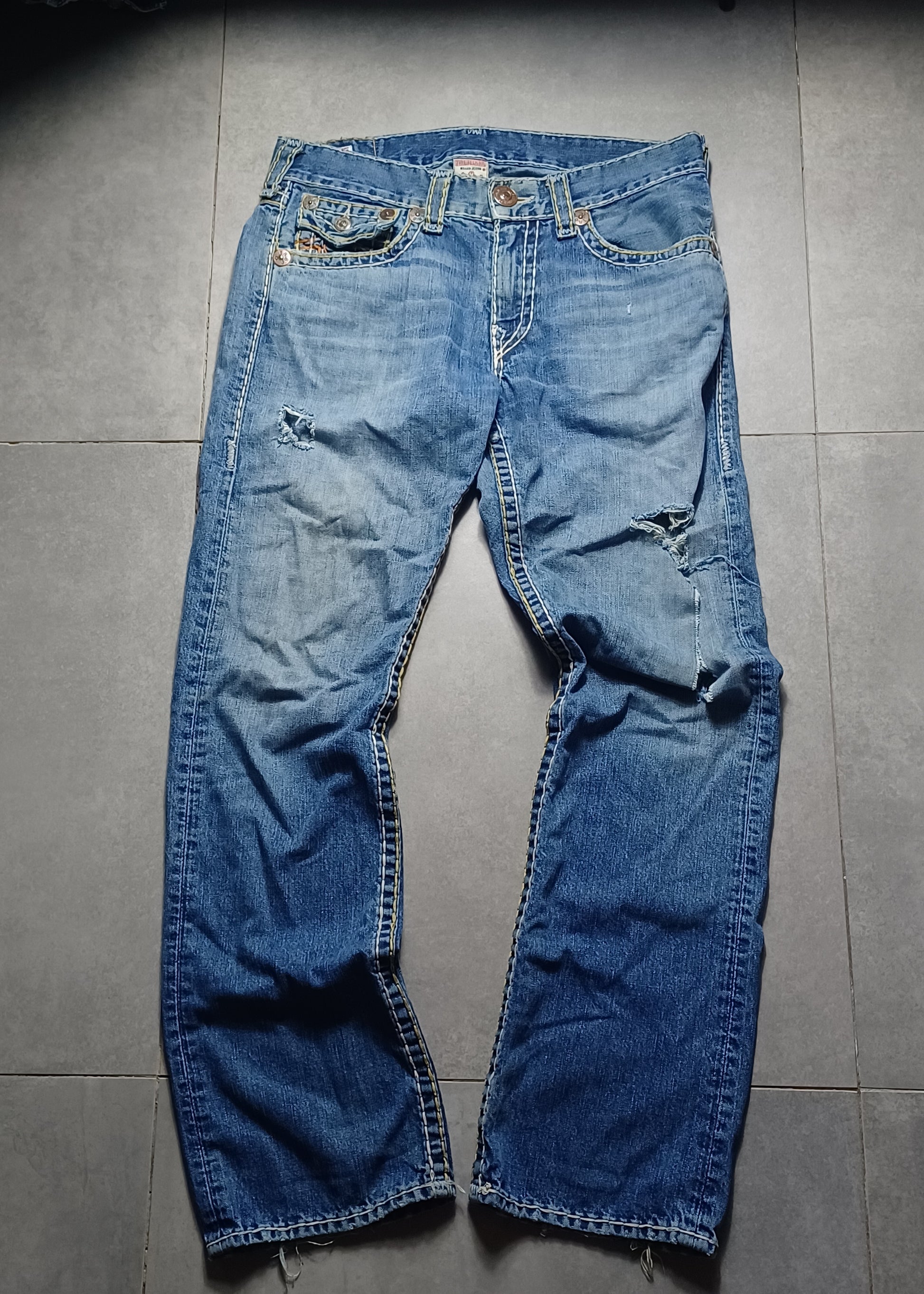Niebieskie straight jeansy True Religion