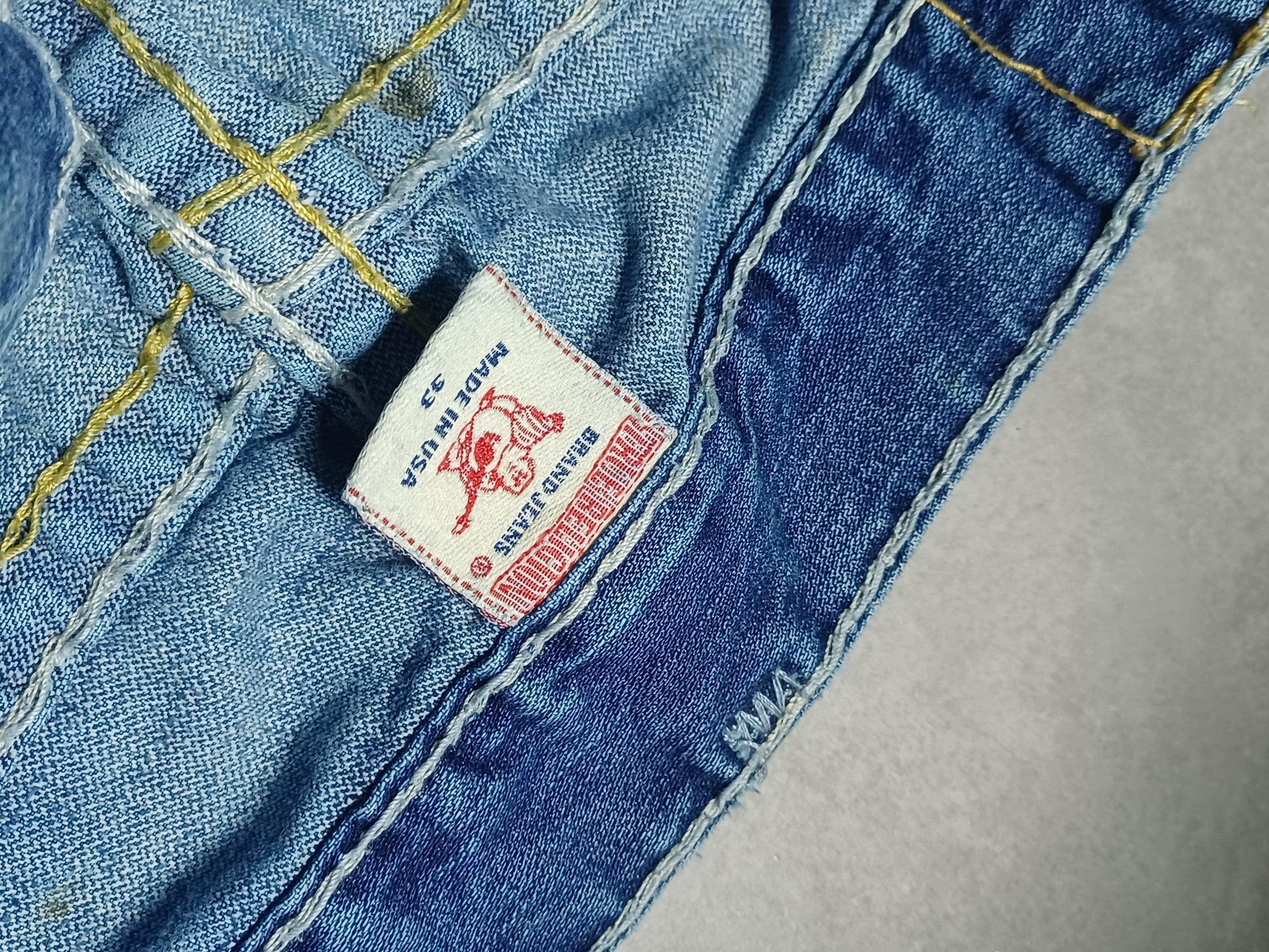Niebieskie straight jeansy True Religion