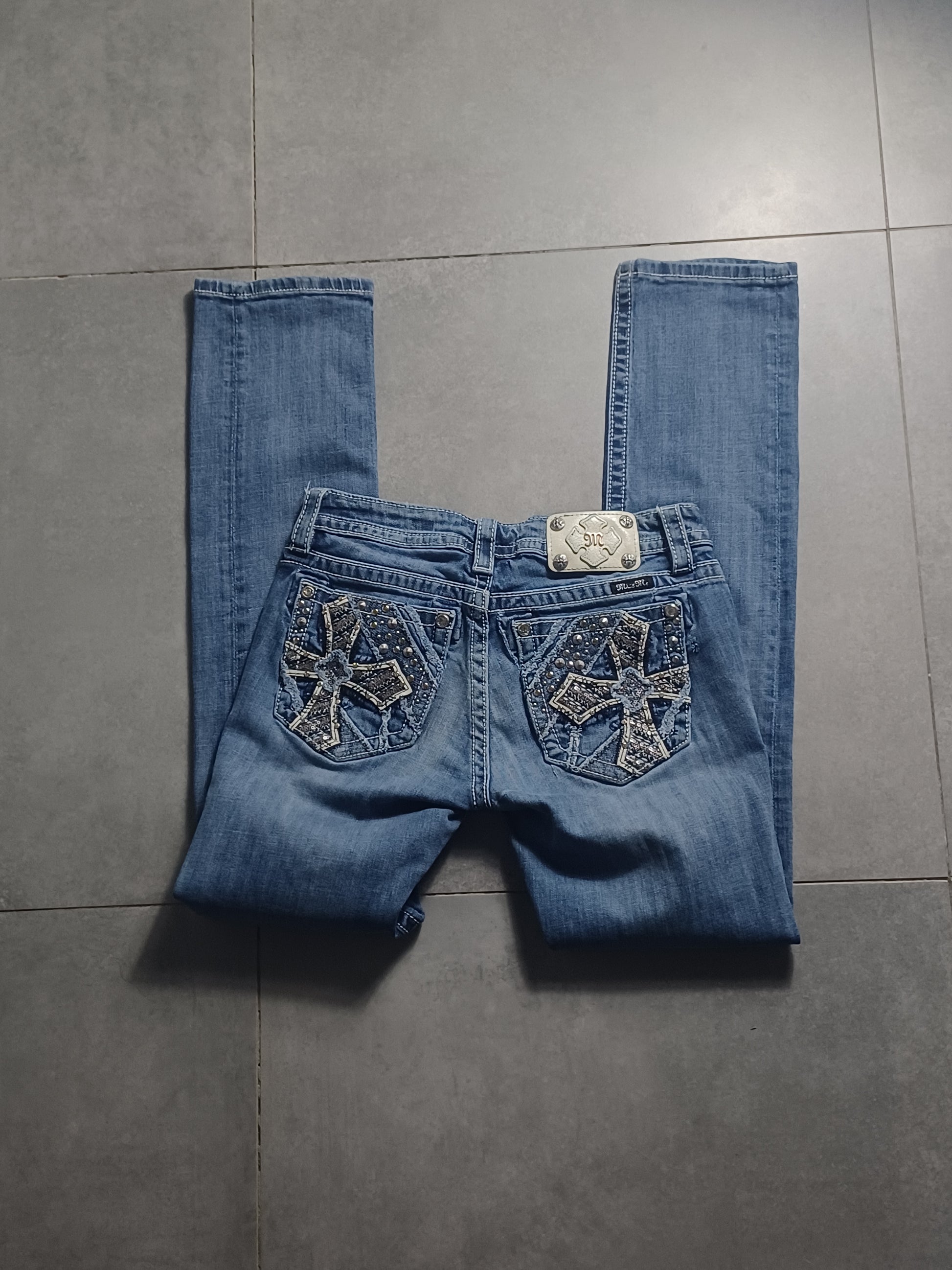 Niebieskie straight jeansy Miss Me