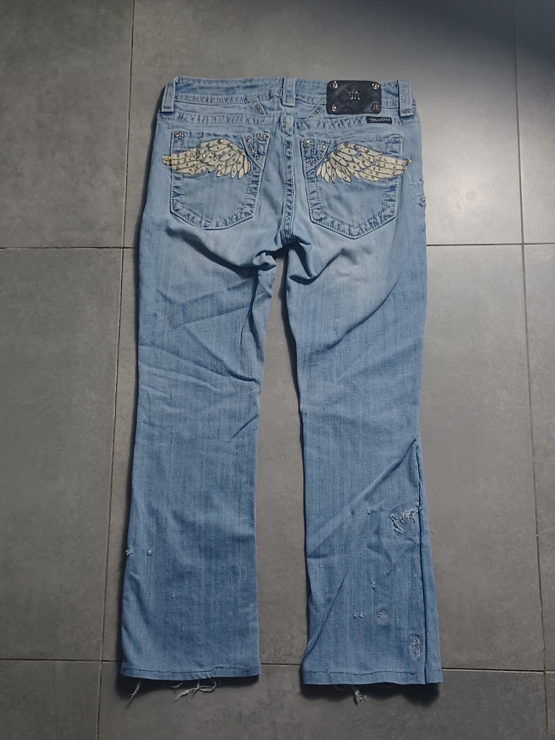 Jasnoniebieskie low rise flared jeansy Miss Me