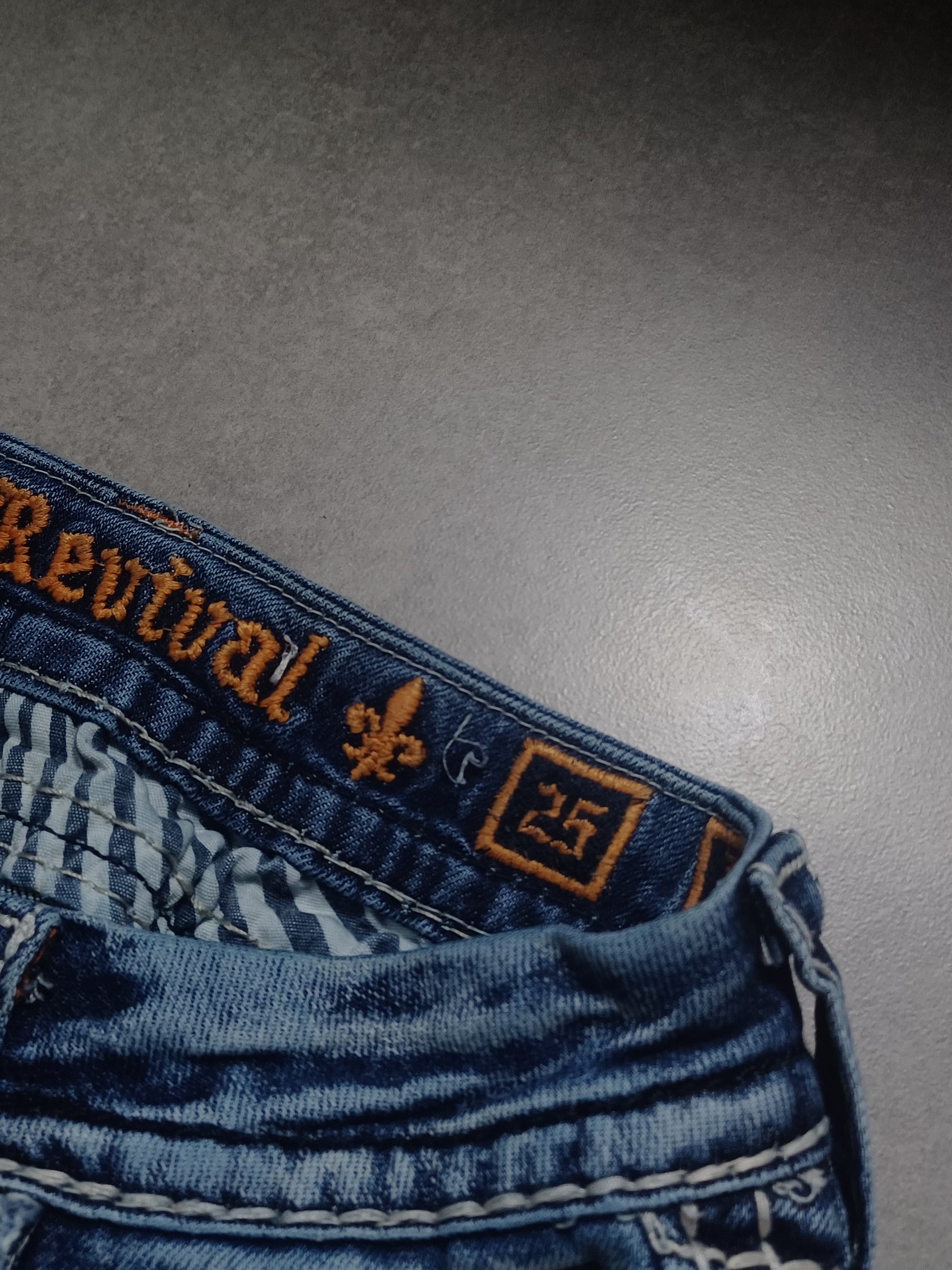 Niebieskie flared jeanst Rock Revival