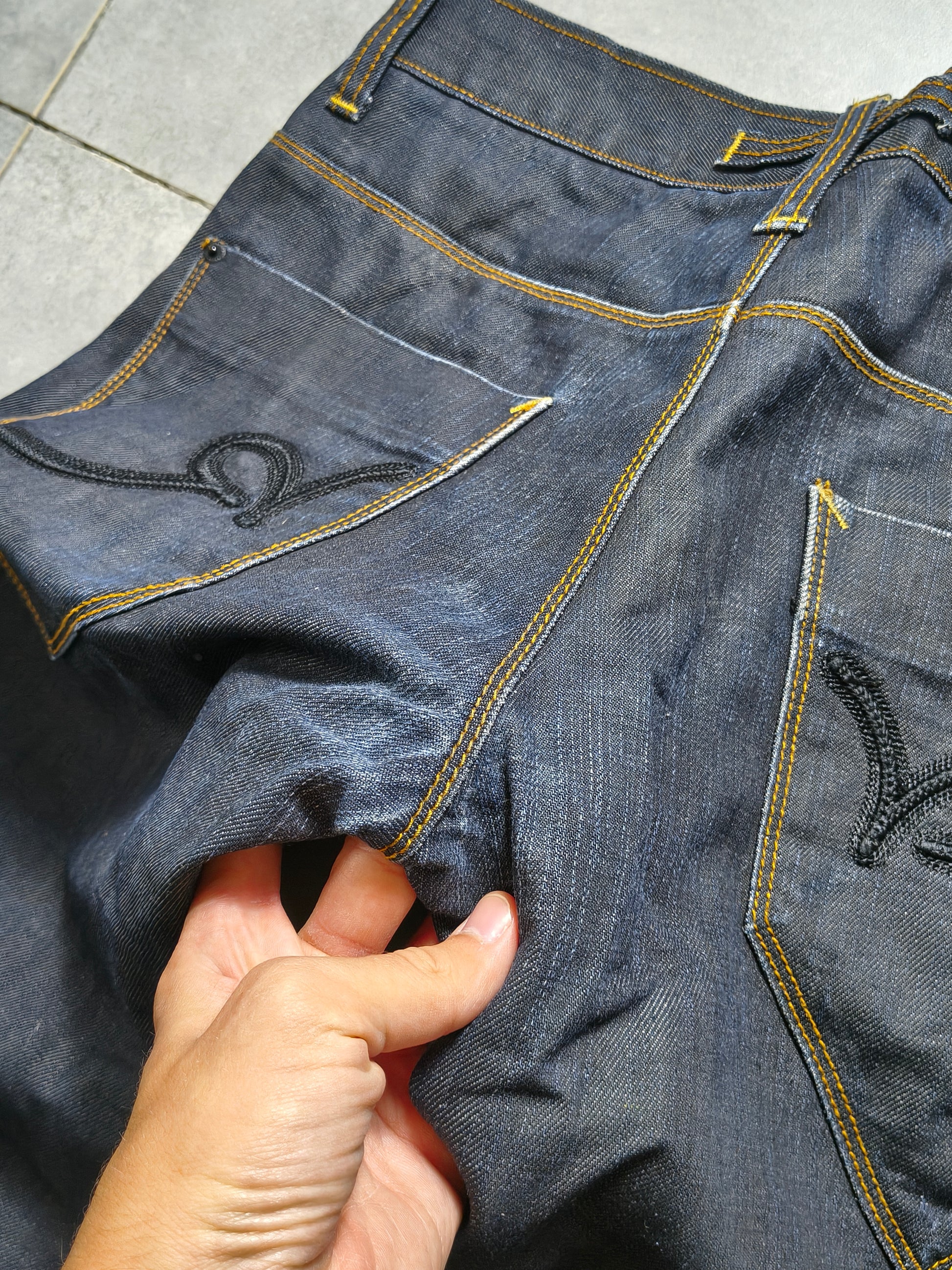 Granatowe straight fit jeansy Raw denim Rocawear
