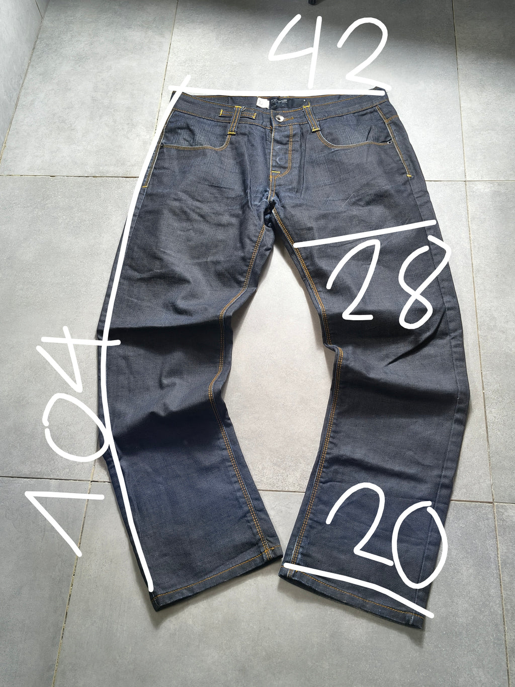 Granatowe straight fit jeansy Raw denim Rocawear