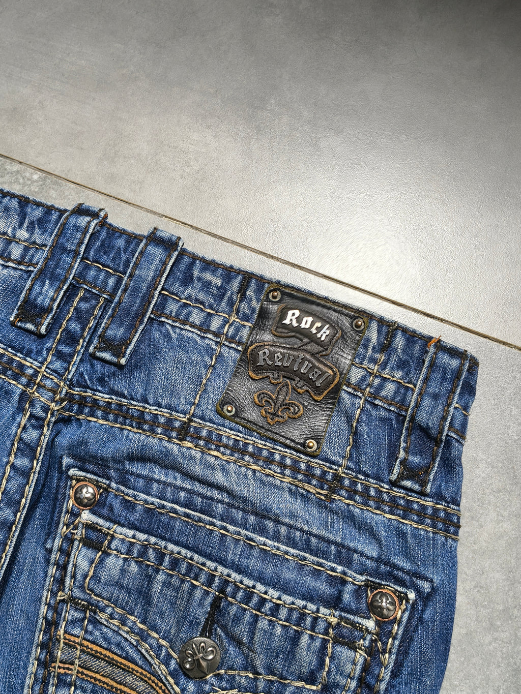Granatowe bootcut  jeansy Rock Revival