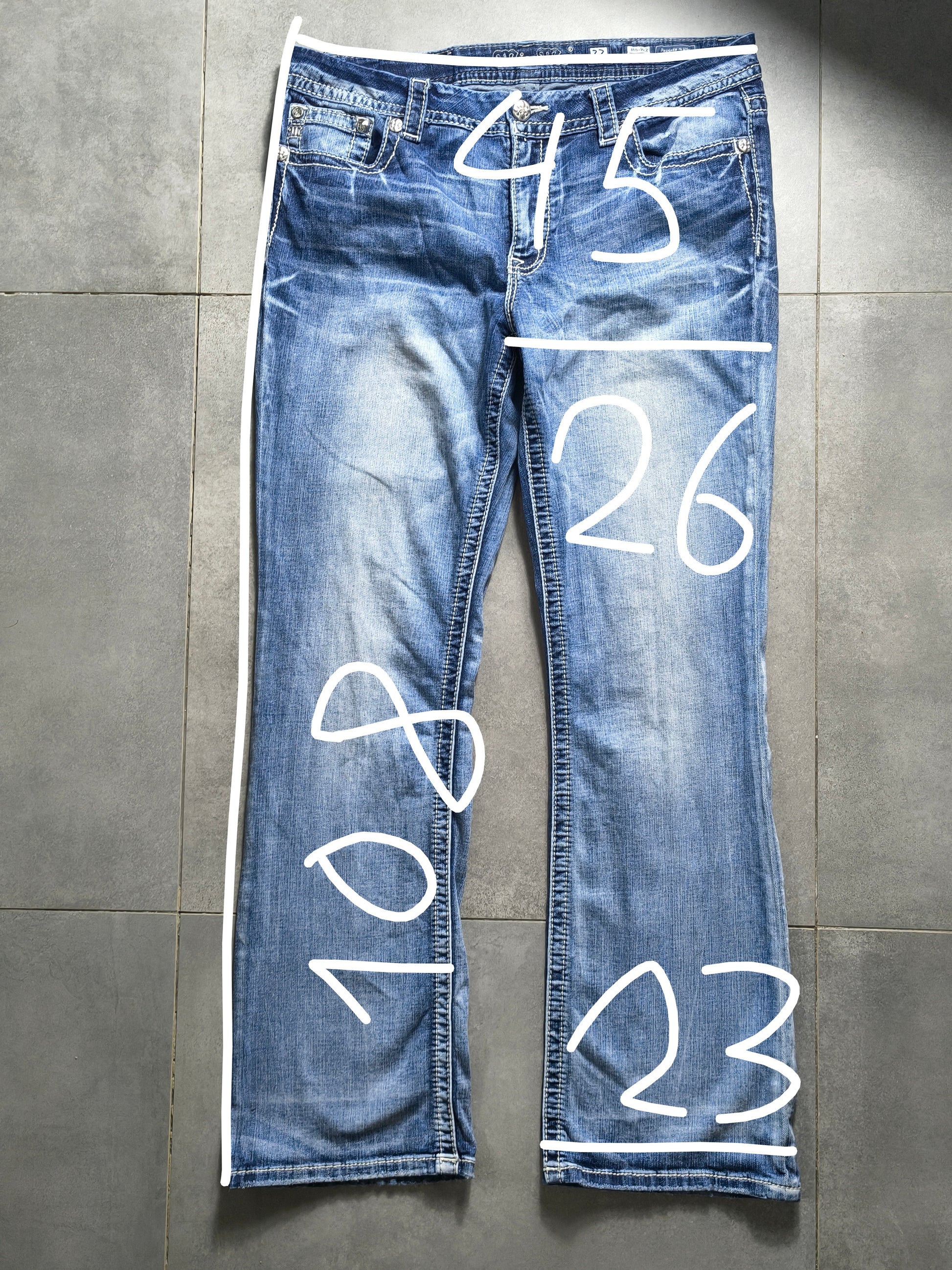 Jasnoniebieskie flared jeansy Miss Me