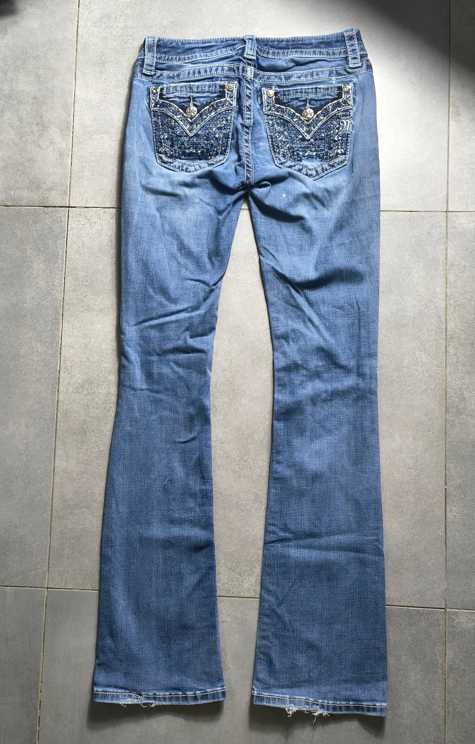 Granatowe flared jeansy Miss Me