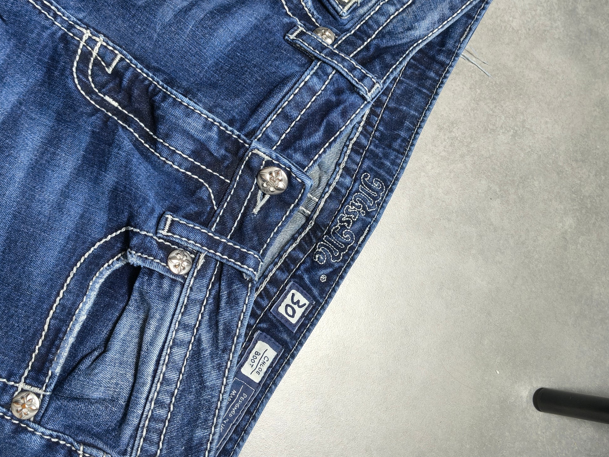 Granatowe flared jeansy Miss Me