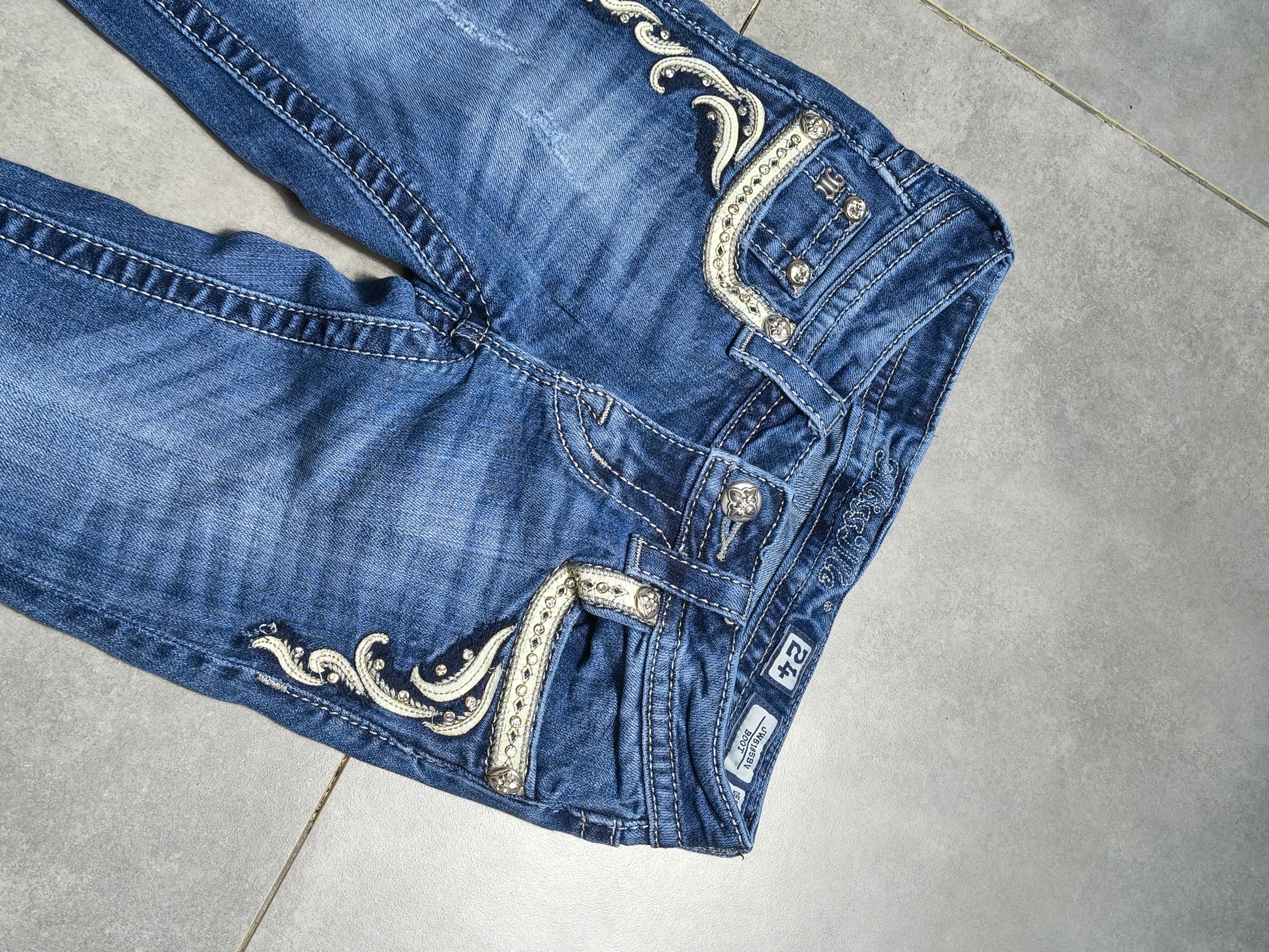 Granatowe Flared jeansy Miss Me