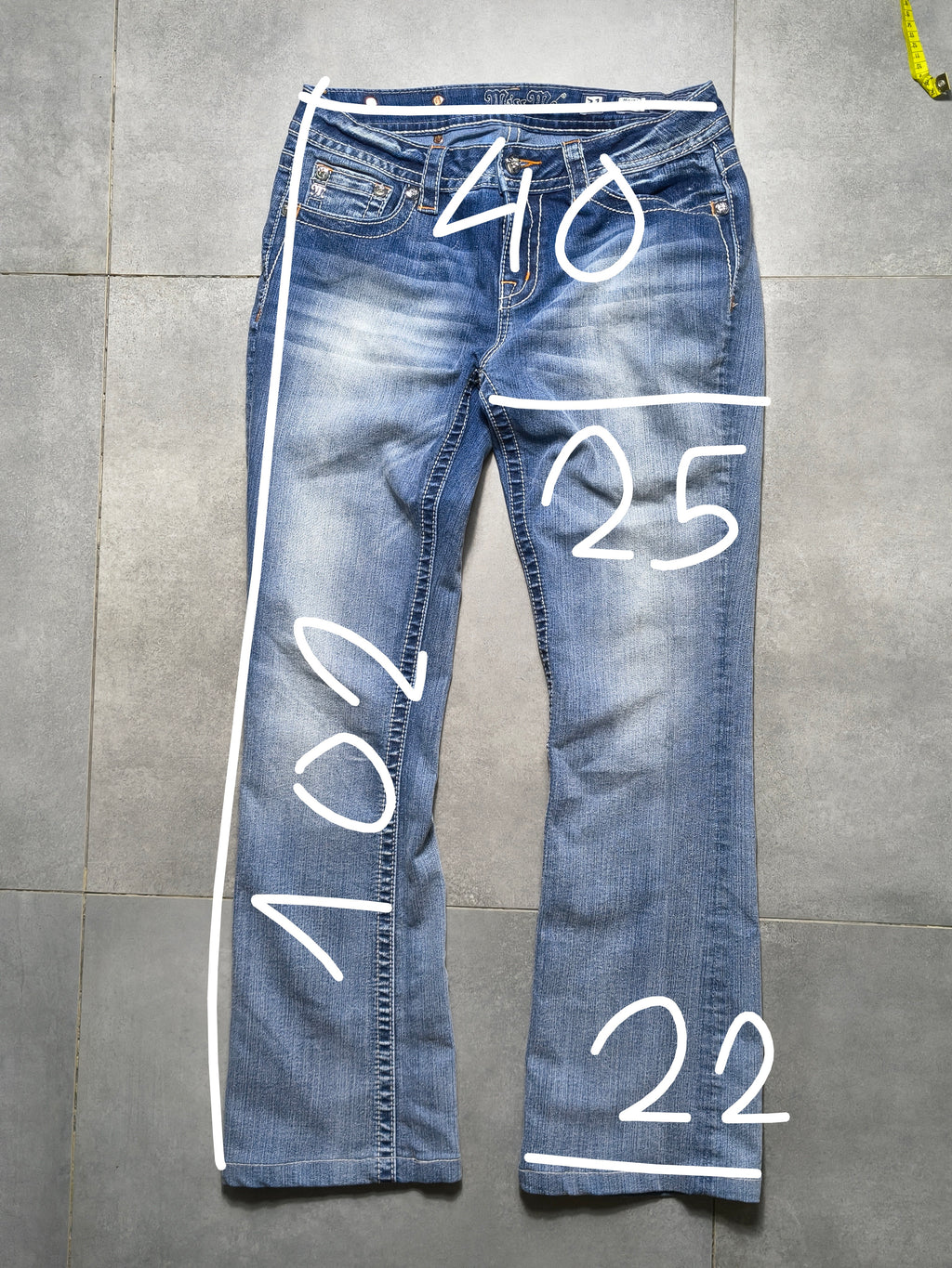 Jasnoniebieskie flared jeansy Miss Me