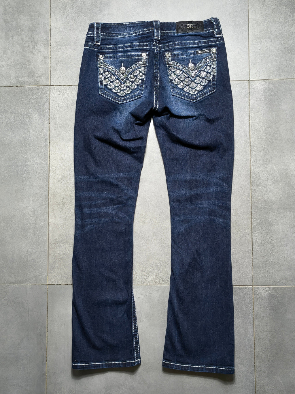 Granatowe flared jeansy Miss Me