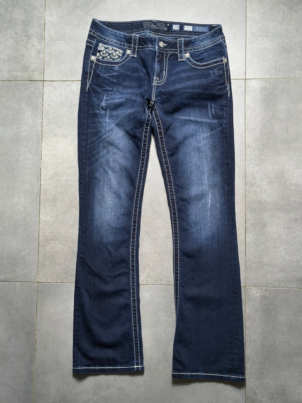 Granatowe flared jeansy Miss Me