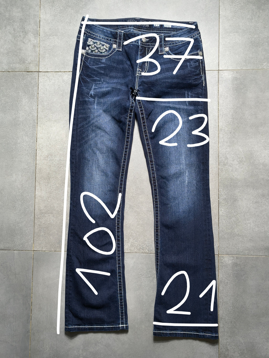 Granatowe flared jeansy Miss Me